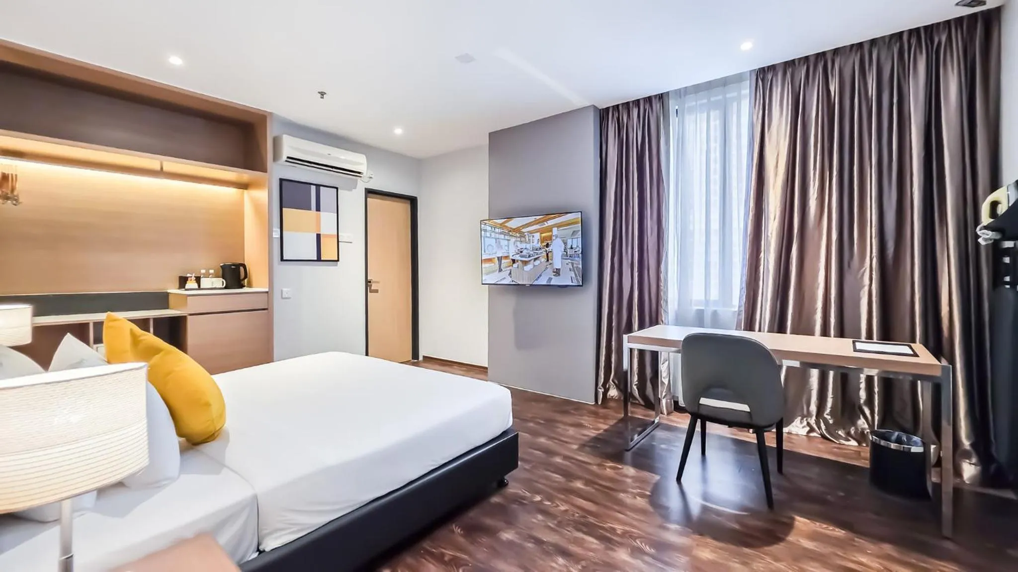 Bedroom, Bed in Fives Hotel Johor Bahru City Centre