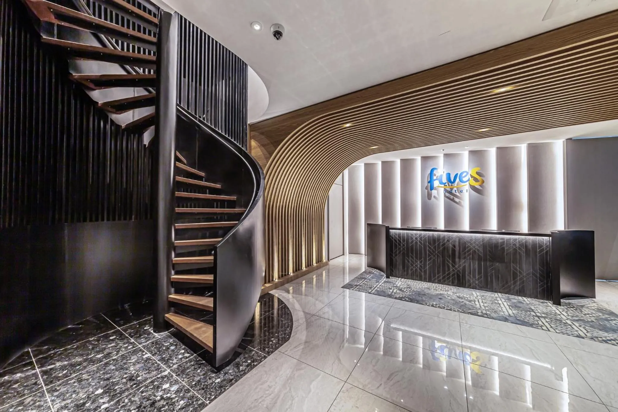 Lobby or reception in Fives Hotel Johor Bahru City Centre