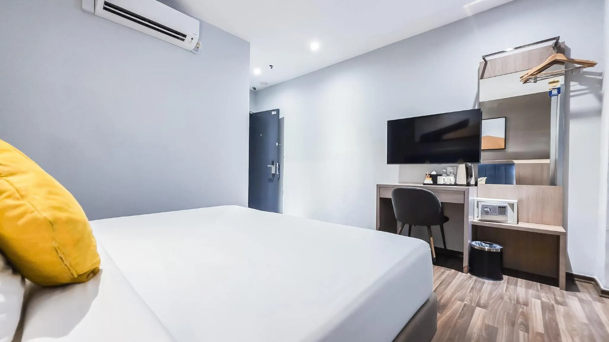 Bedroom, Bed in Fives Hotel Johor Bahru City Centre