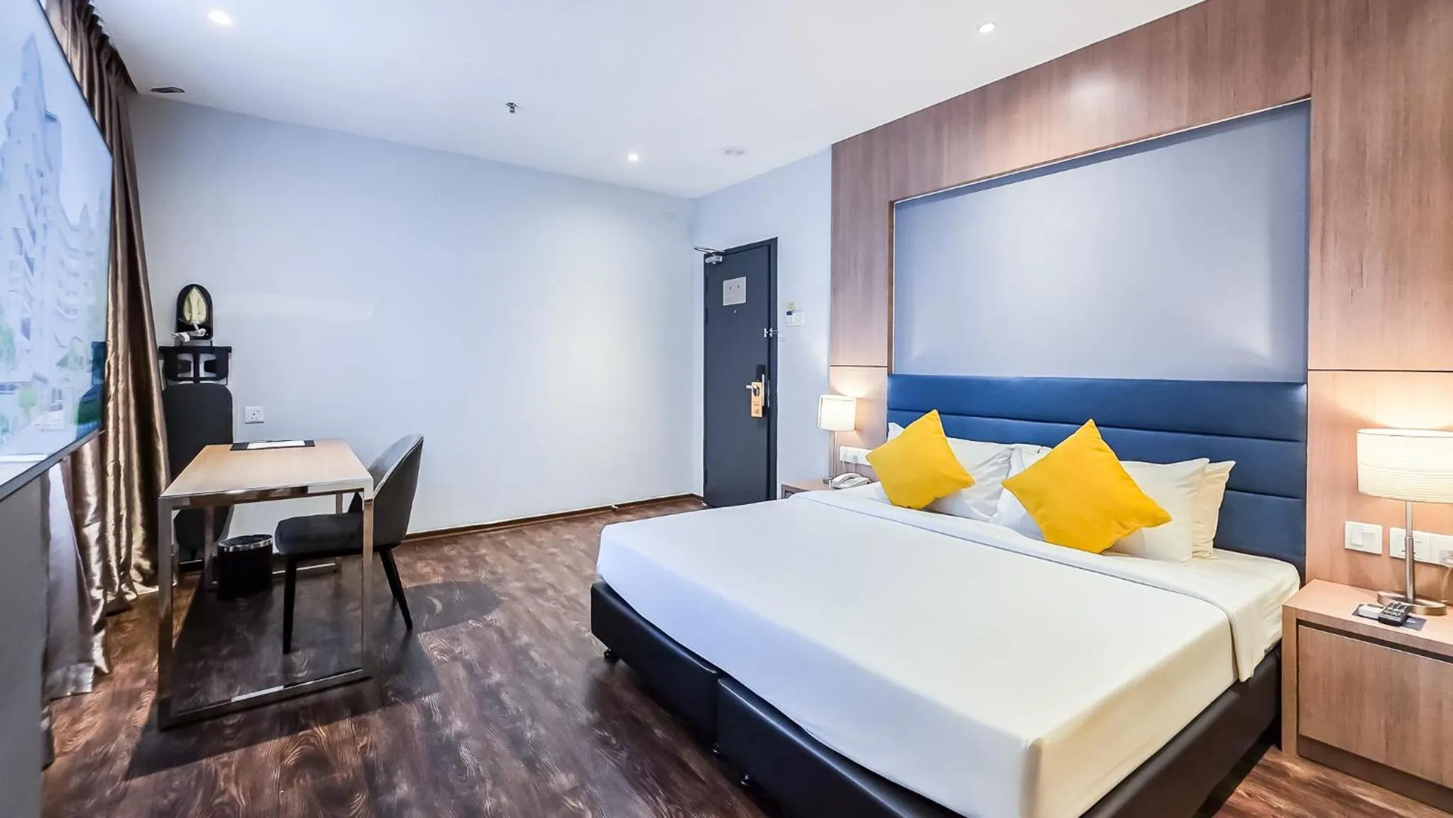 Bed in Fives Hotel Johor Bahru City Centre