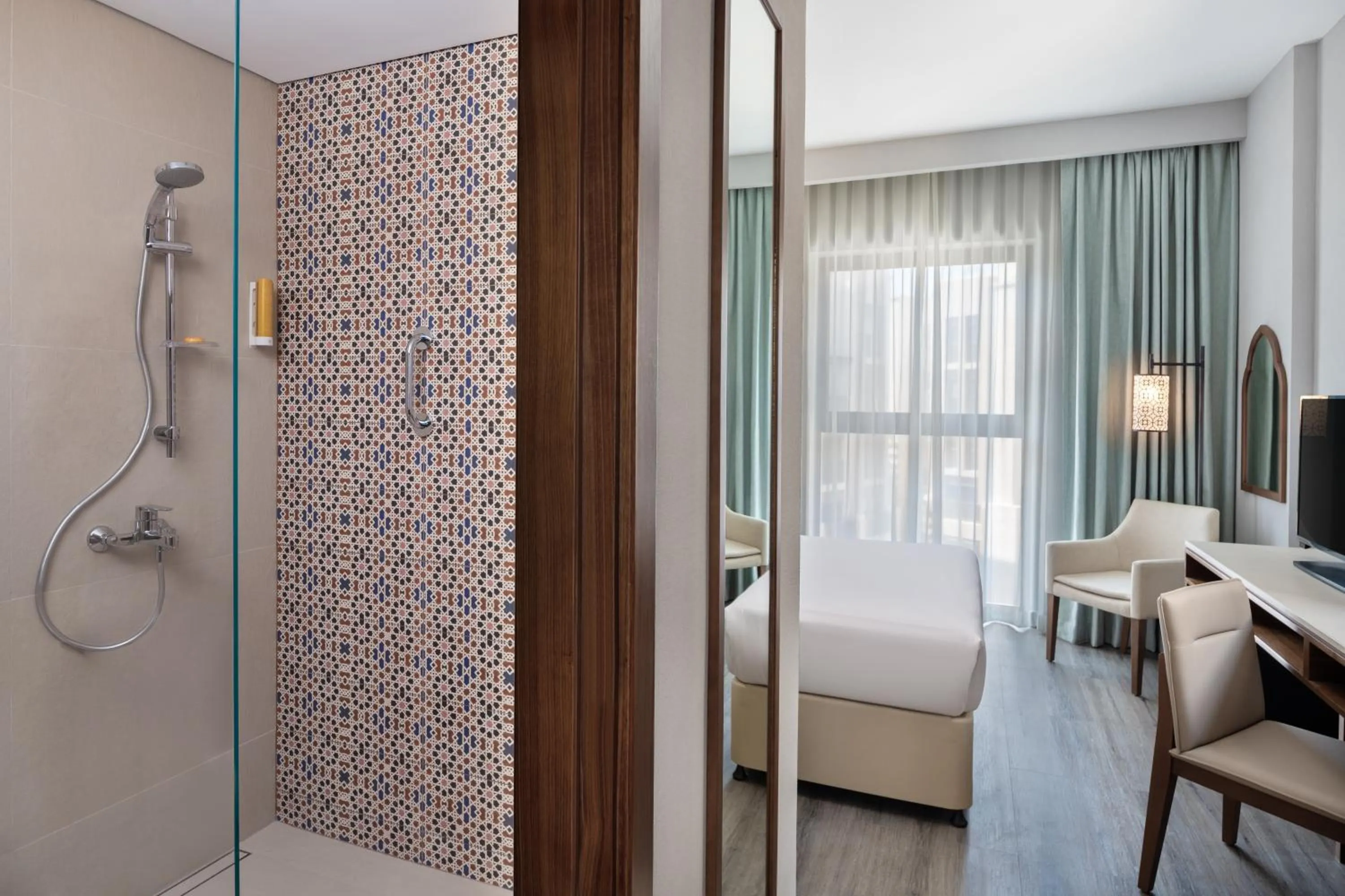 Toilet, Bed in ibis Styles Dubai Gold District