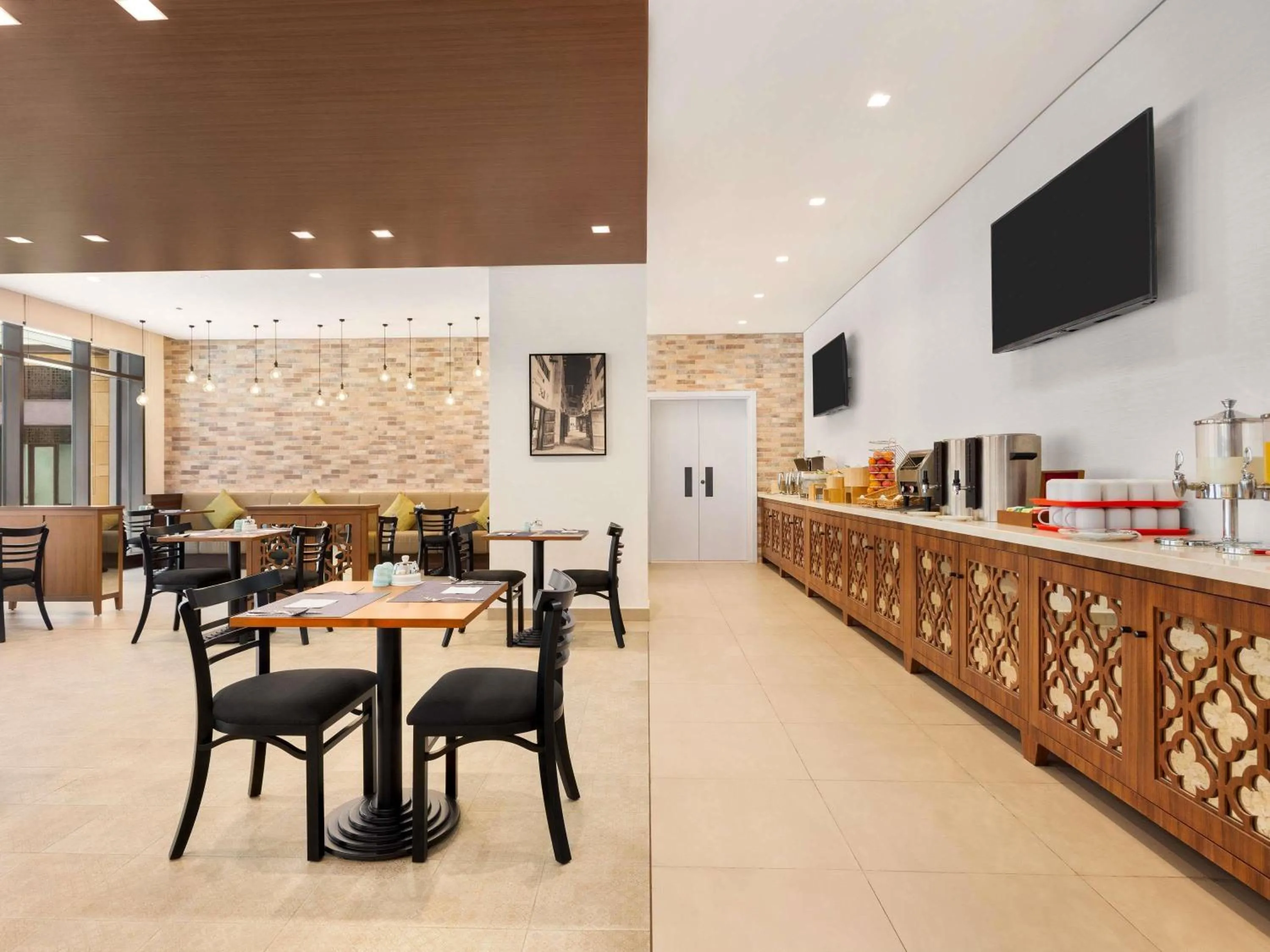 Restaurant/places to eat in ibis Styles Dubai Gold District