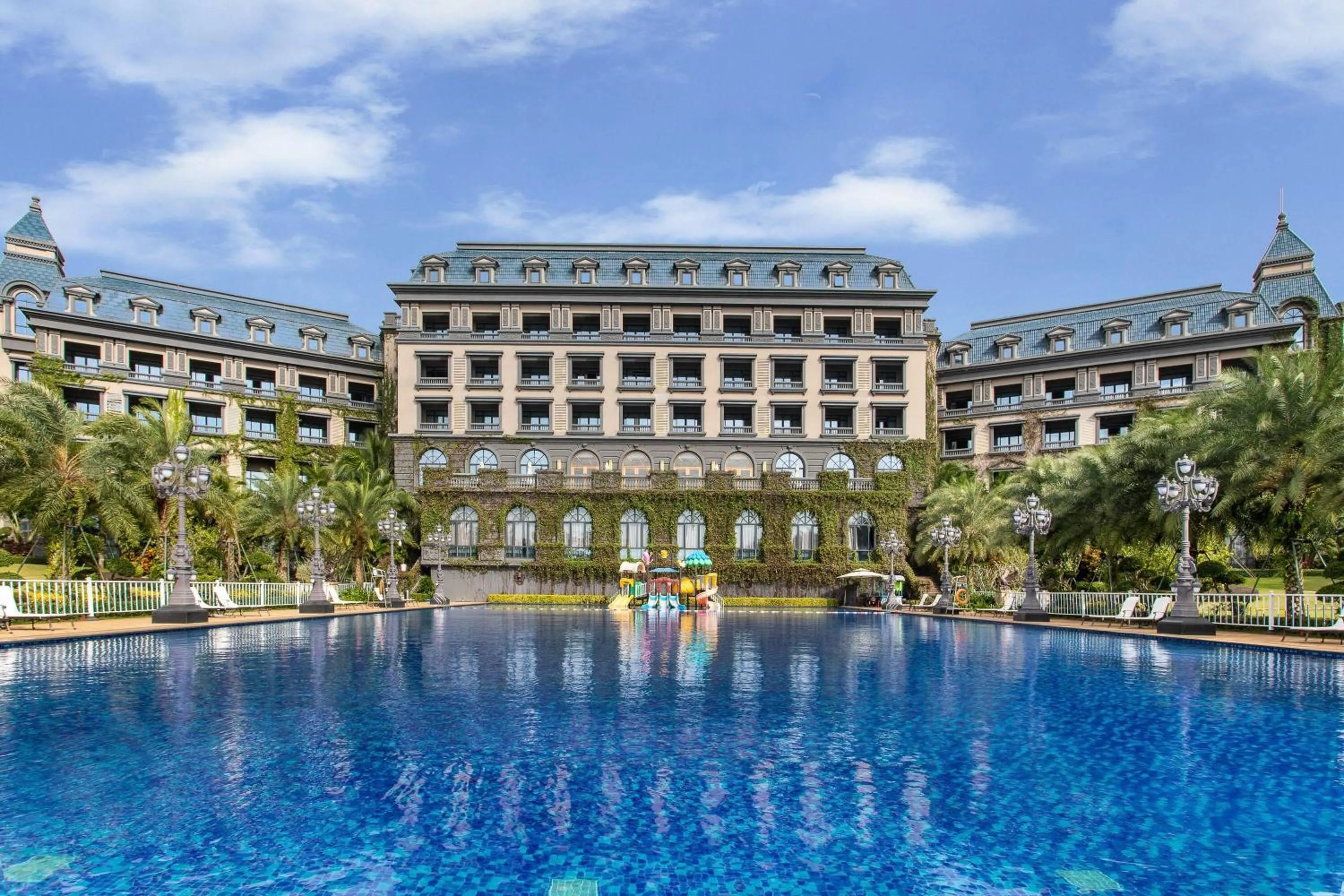Property building in Wyndham Garden Haikou South