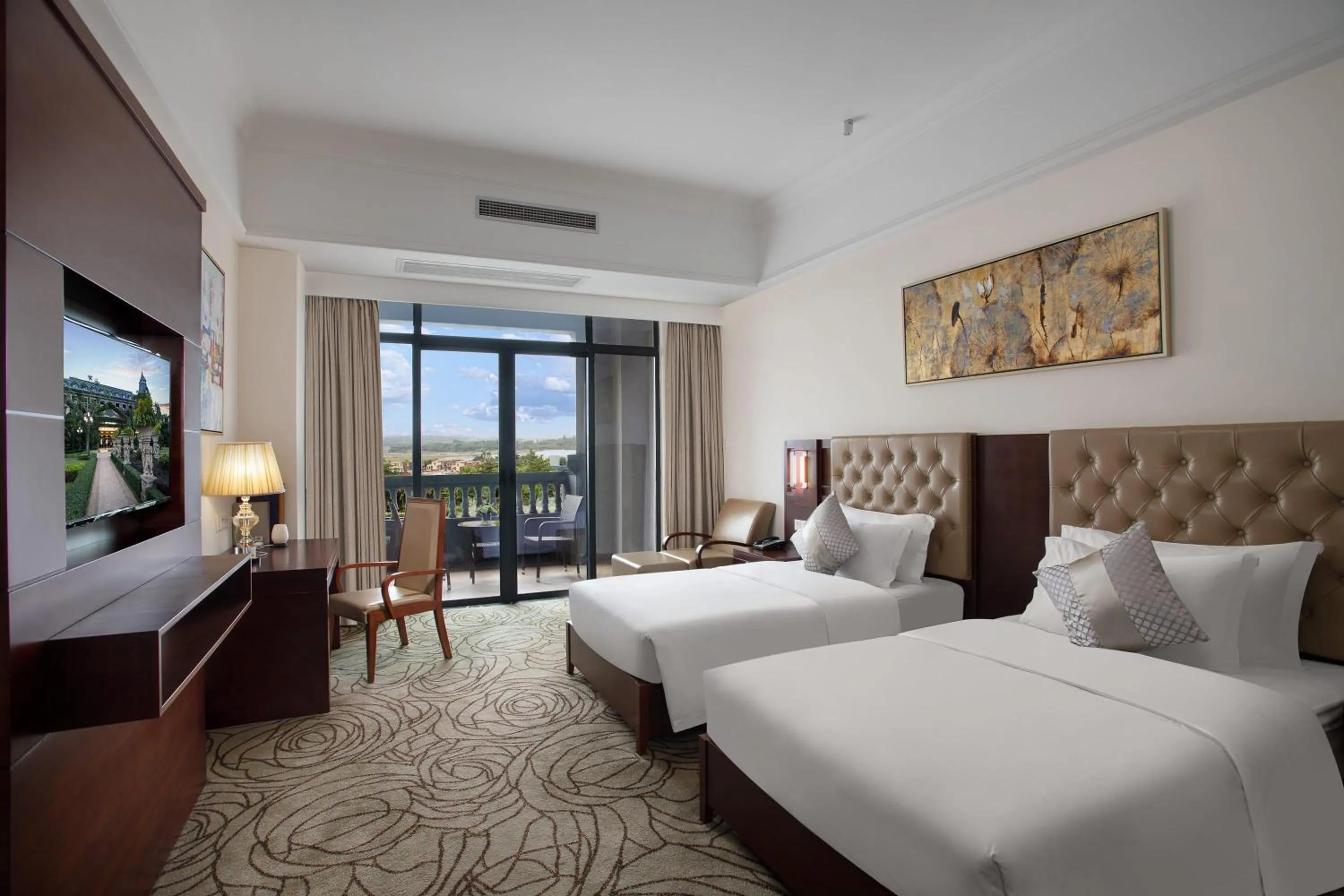 Photo of the whole room, Bed in Wyndham Garden Haikou South