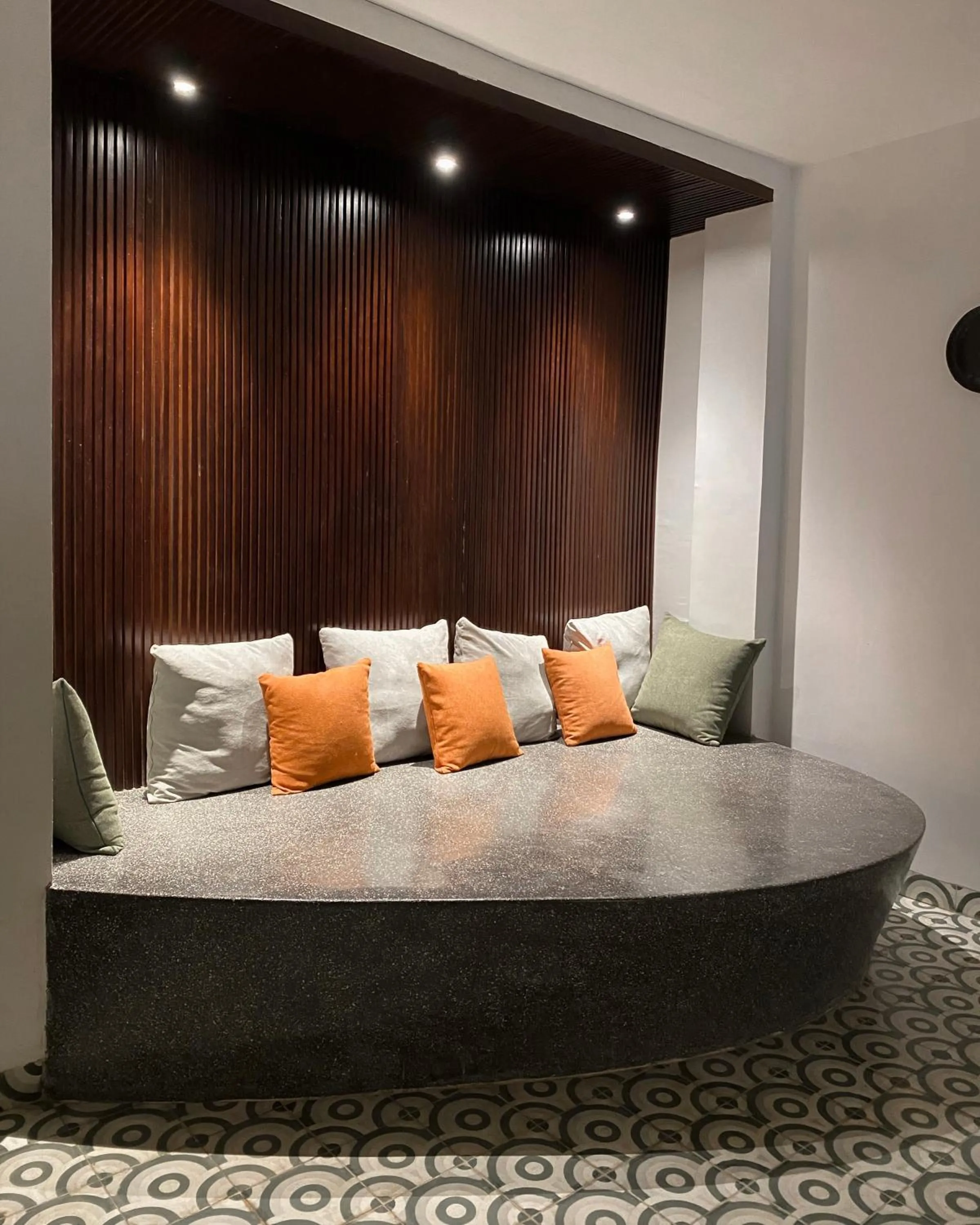 Restaurant/places to eat, Bed in Aborest Tropical Hostel