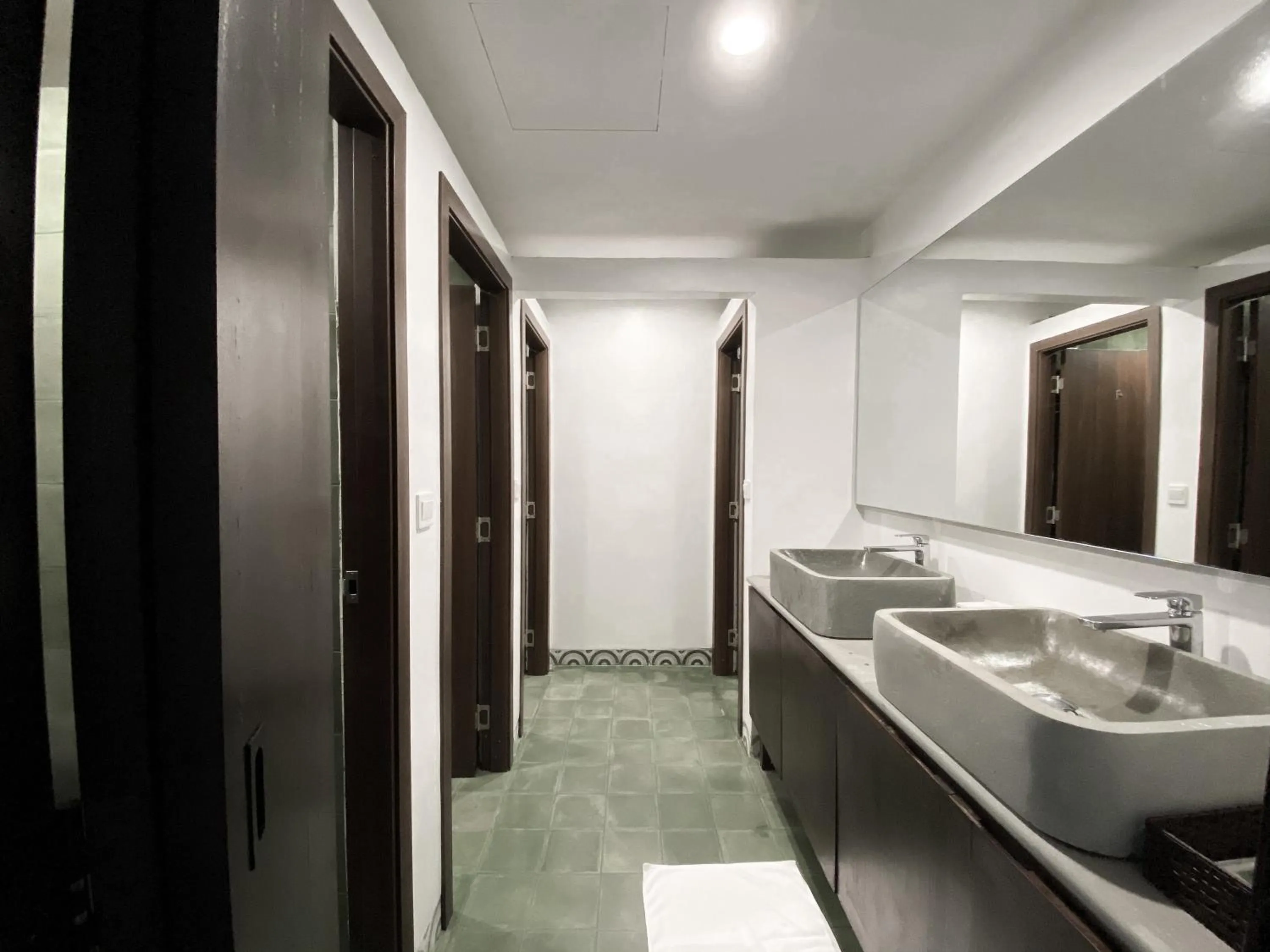 Bathroom in Aborest Tropical Hostel