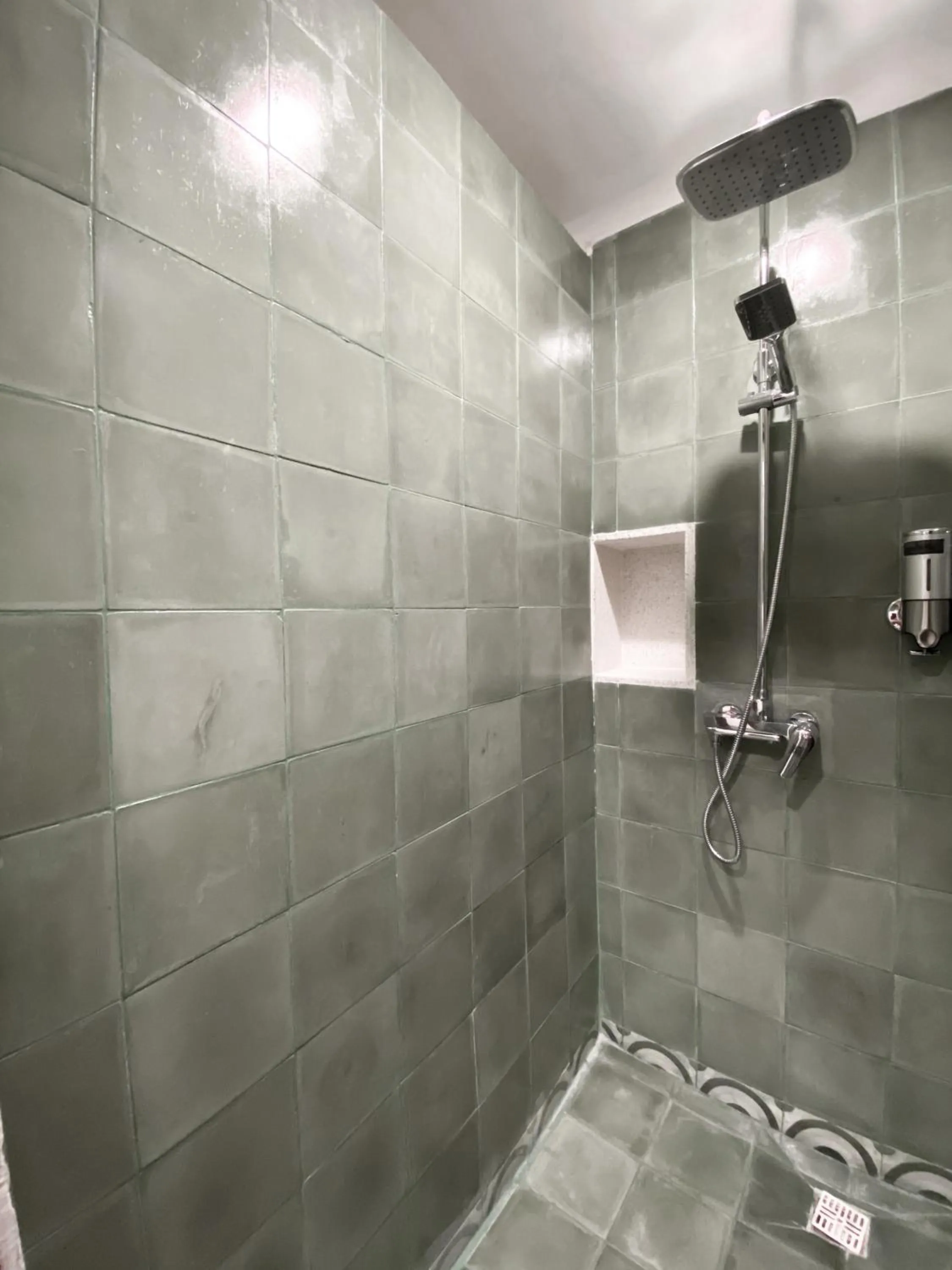 Shower in Aborest Tropical Hostel