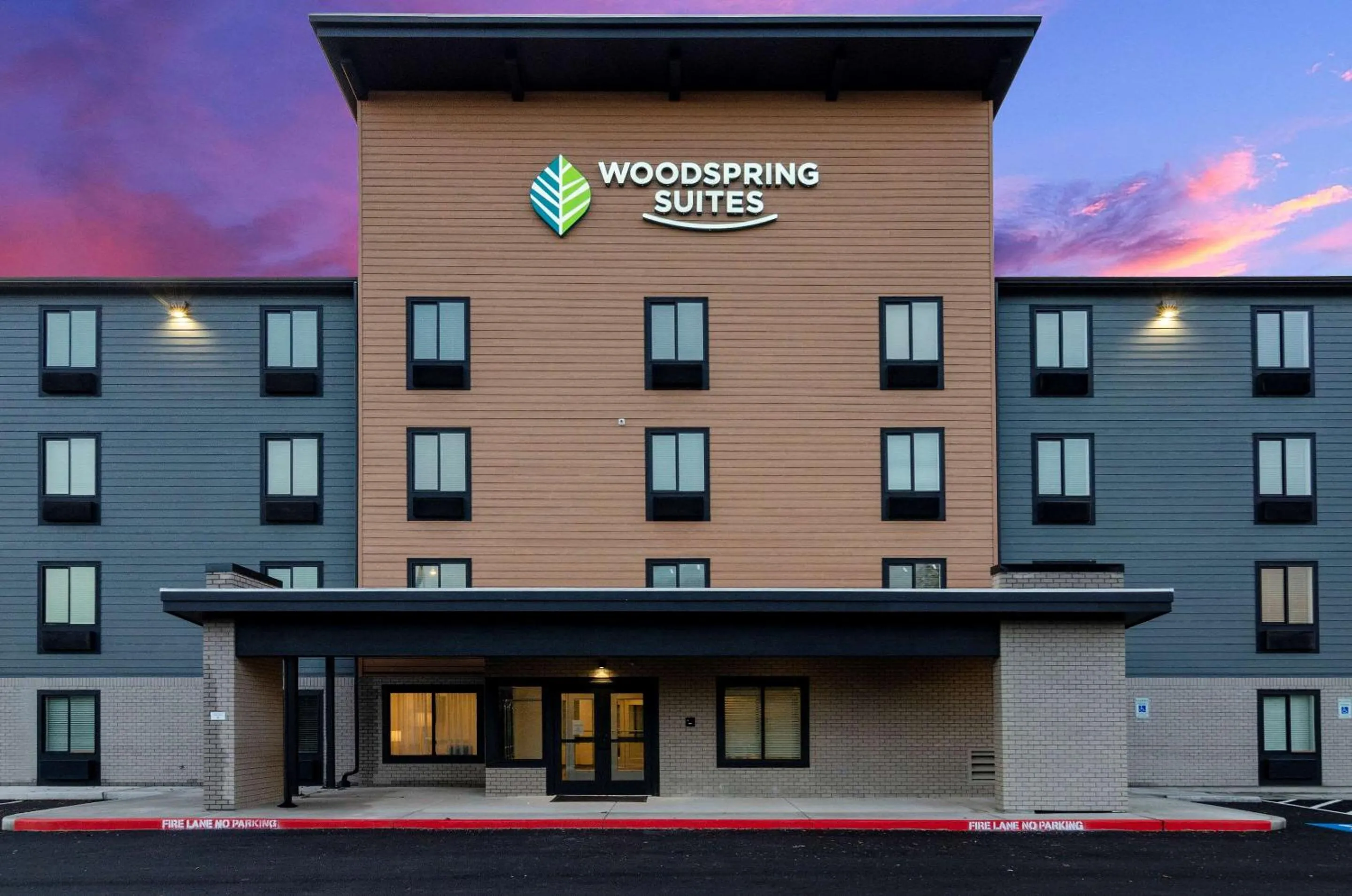 Property building in WoodSpring Suites Tacoma - Lakewood