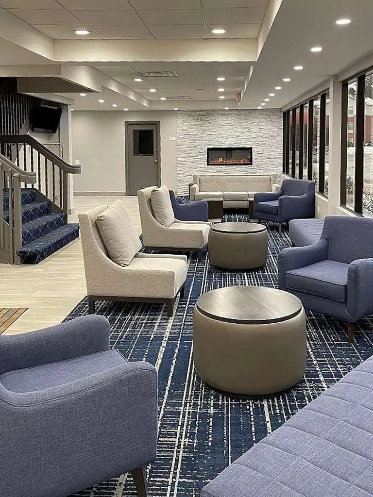 Lobby or reception in Quality Inn Roseville-Detroit North