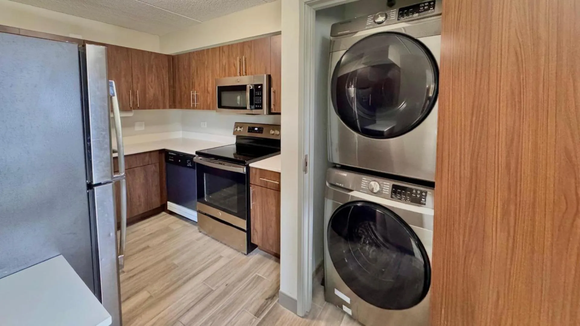 Kitchen or kitchenette in Sleep Inn Oakbrook Terrace - Chicago