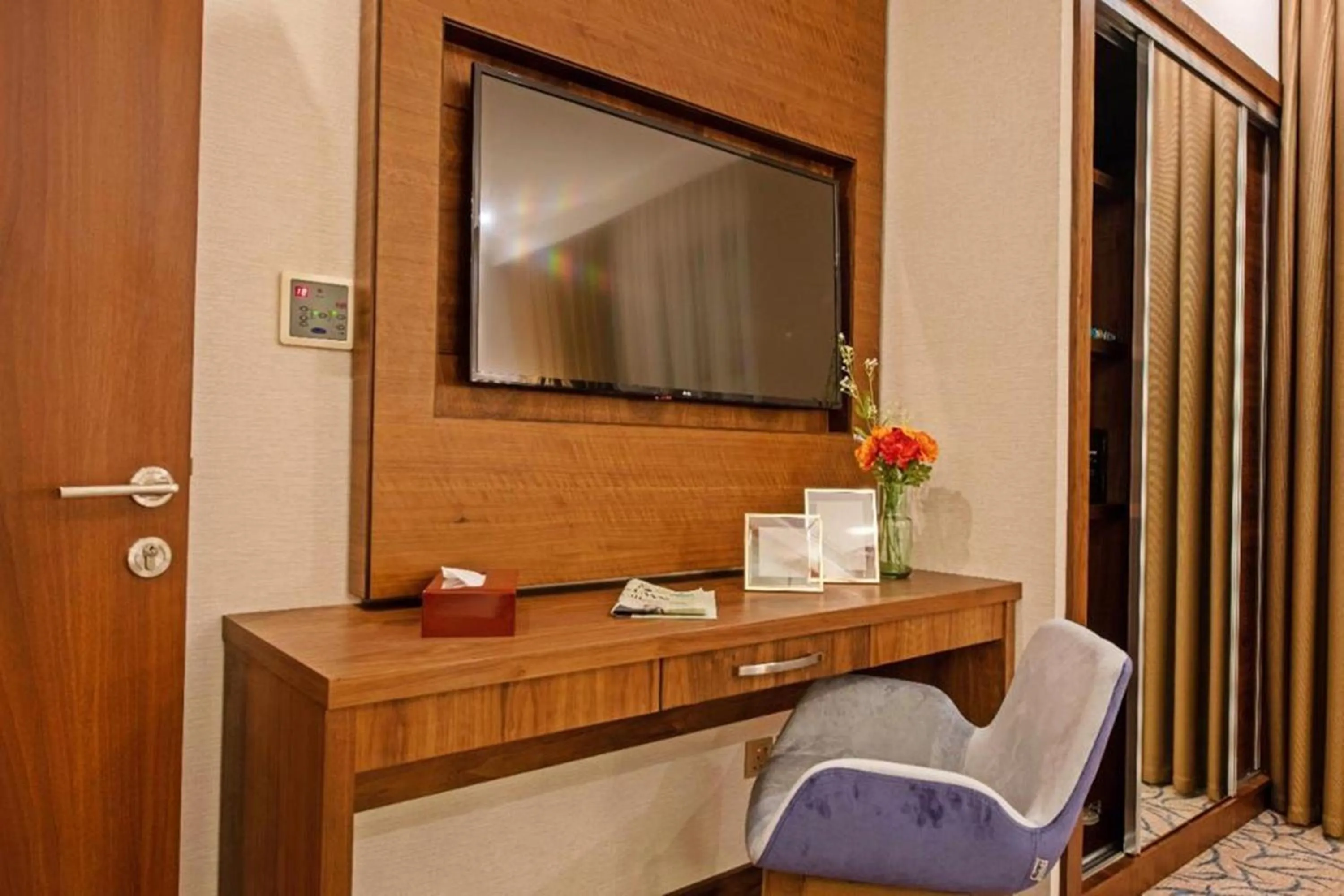 TV and multimedia in Sunday Emerald Hotel