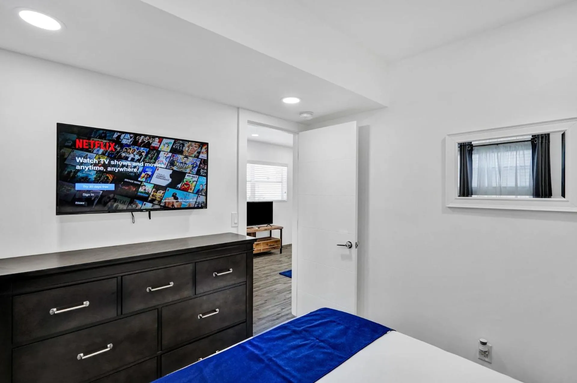 Other, Bed in Fillmore Suits