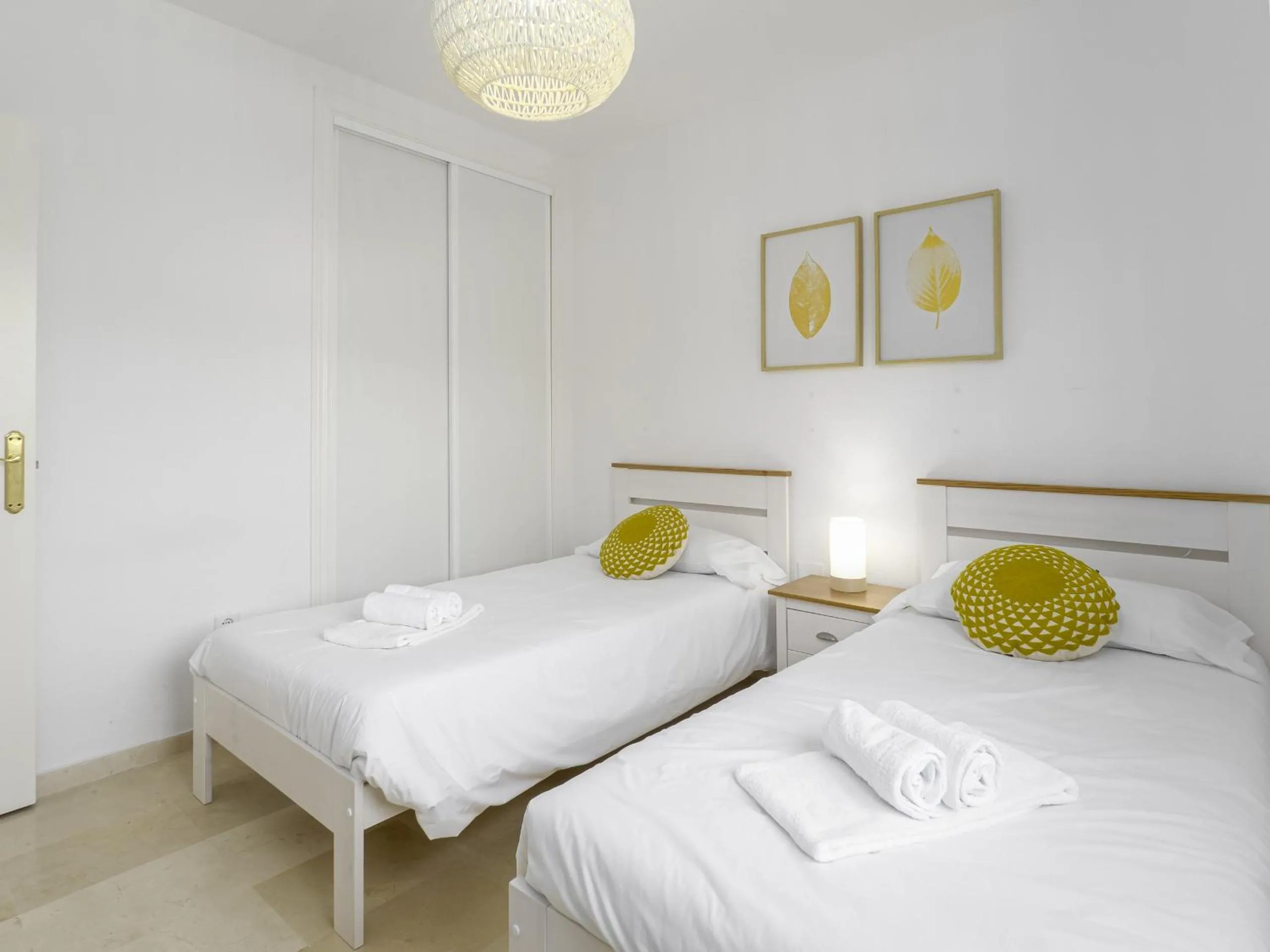 Bed in 2308- 2bedrooms apt with stunning sea view-terrace