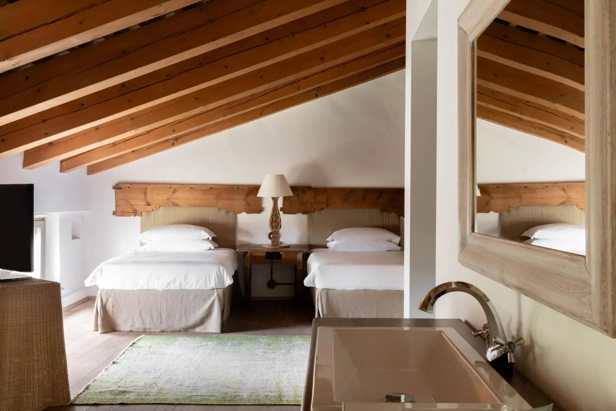 Queen Room with Two Queen Beds in Castello di Buttrio Queen Room with Two Queen Beds in Castello di Buttrio