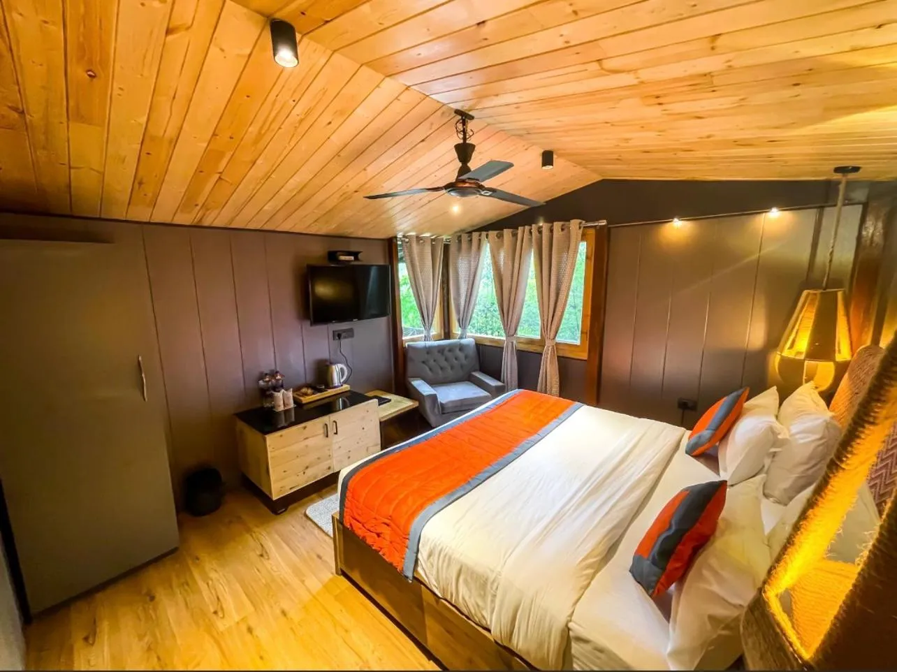Photo of the whole room, Bed in Ayar Jungle Resort