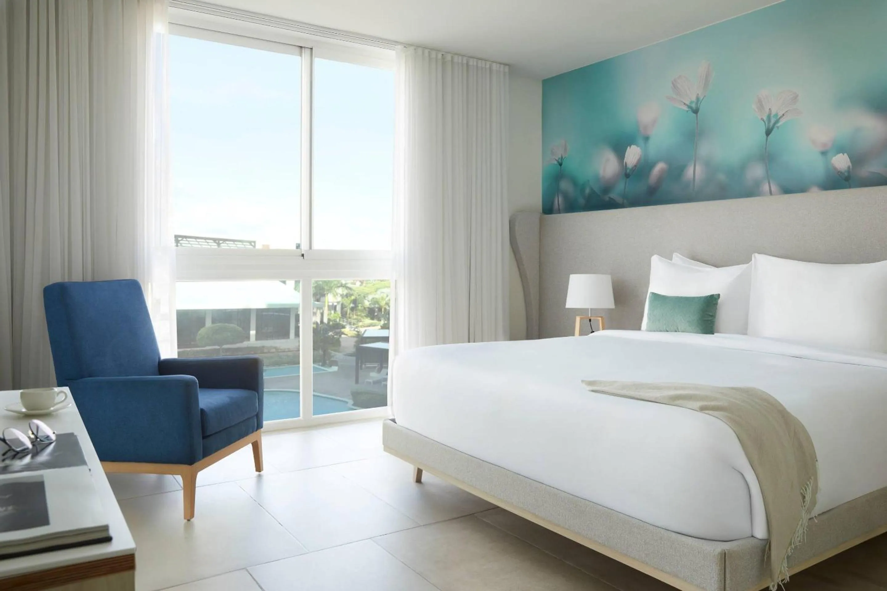 Bedroom, Bed in Radisson Blu Aruba