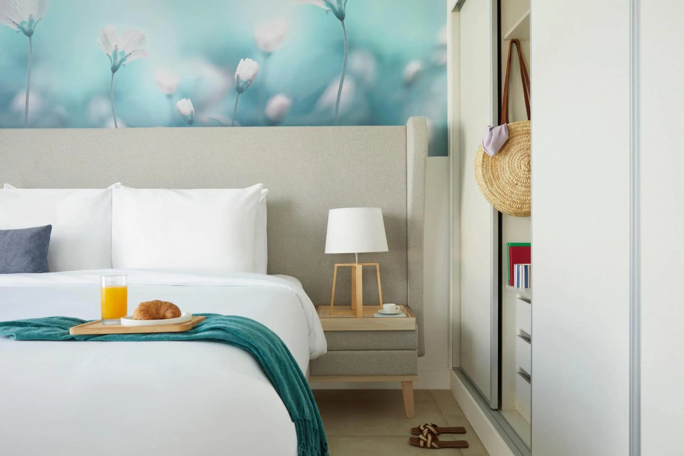 Bedroom, Bed in Radisson Blu Aruba