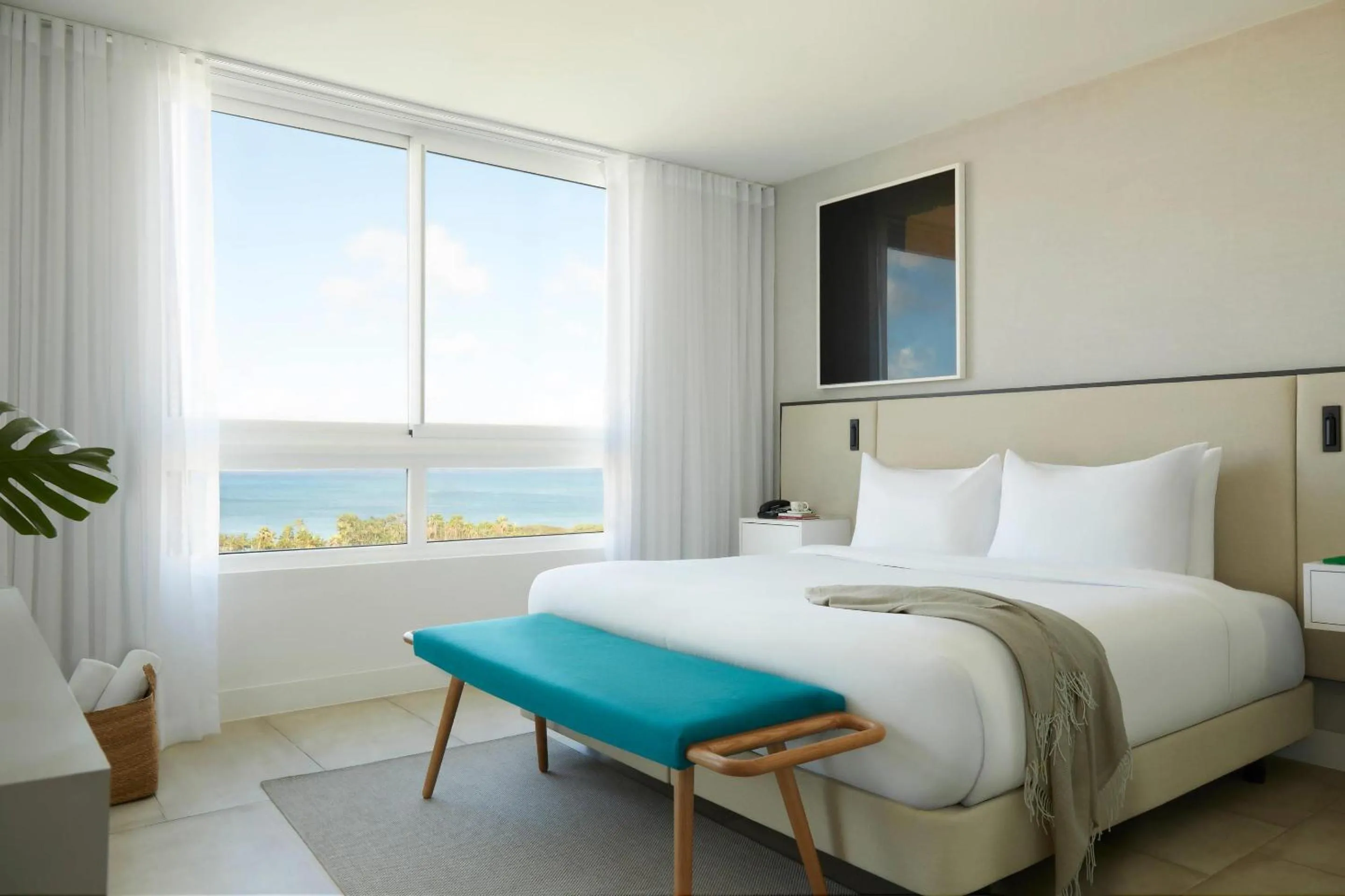 Bedroom, Bed in Radisson Blu Aruba