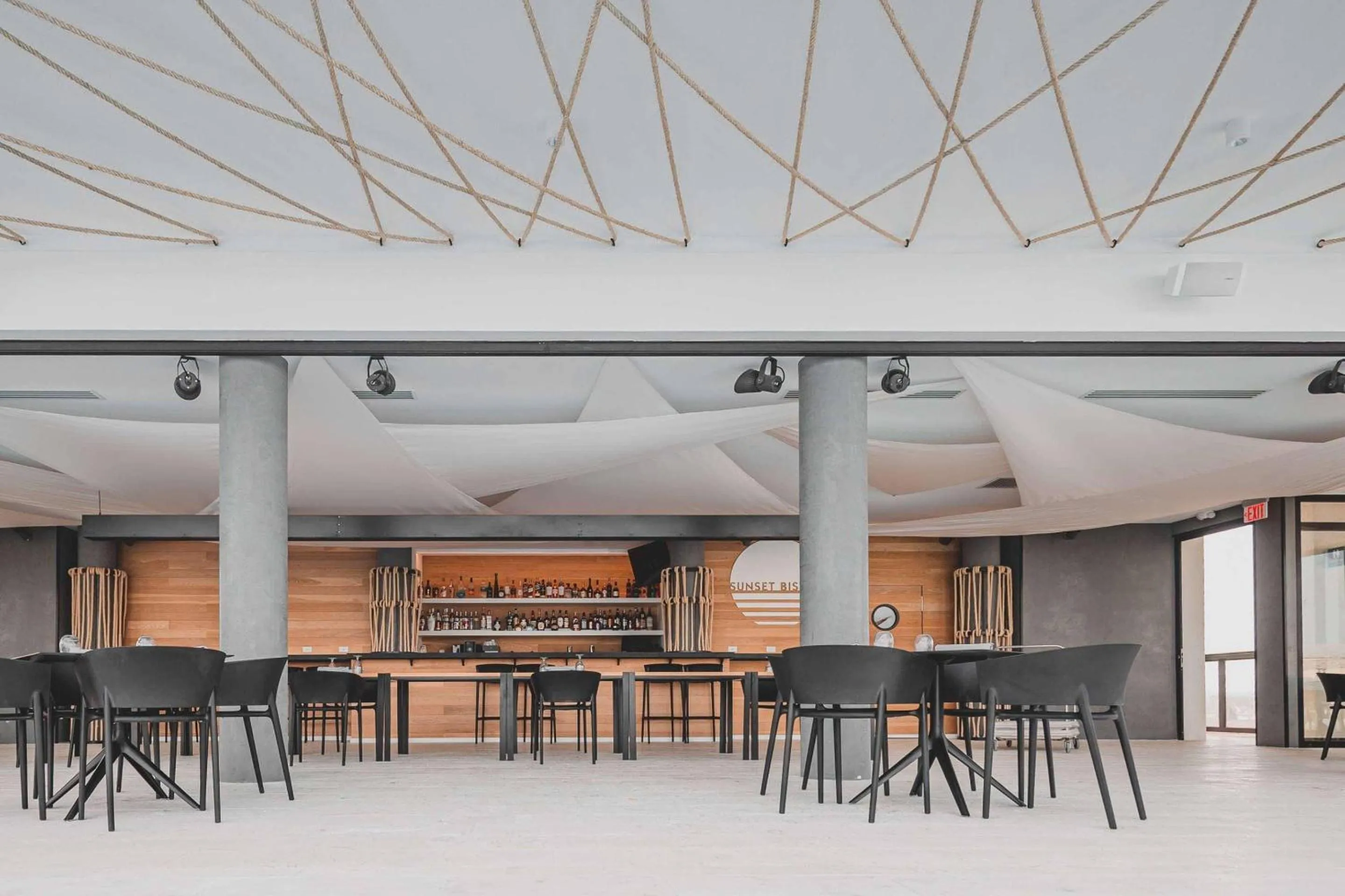 Restaurant/places to eat in Radisson Blu Aruba