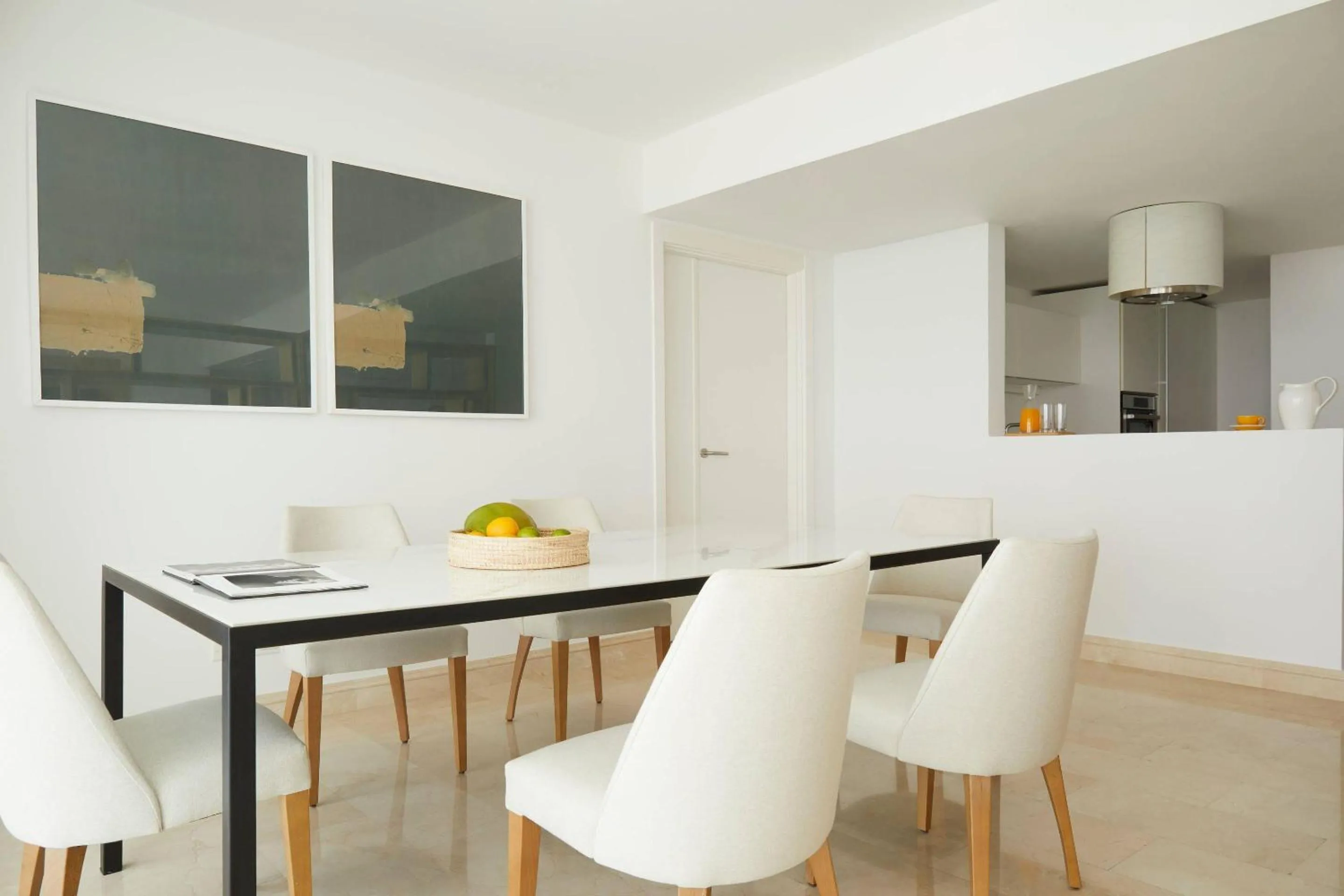 Dining area in Radisson Blu Aruba