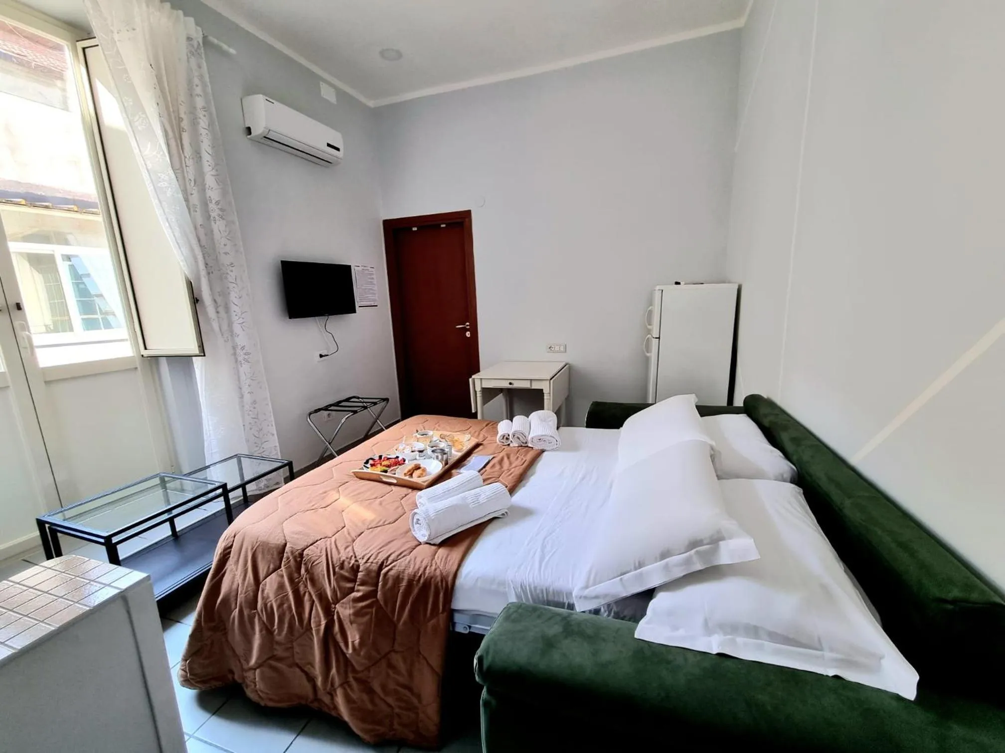 Bed in DUOMO 152 NAPOLI