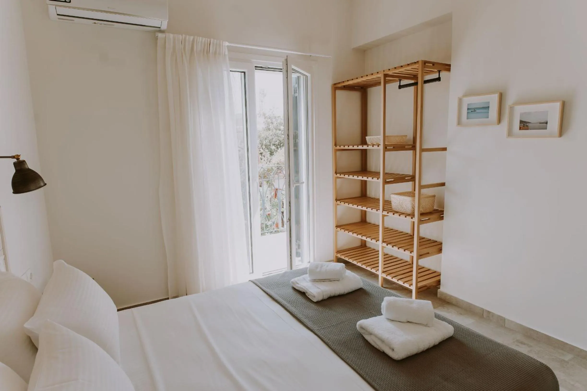 Bed in ERIEL Boutique Apartments