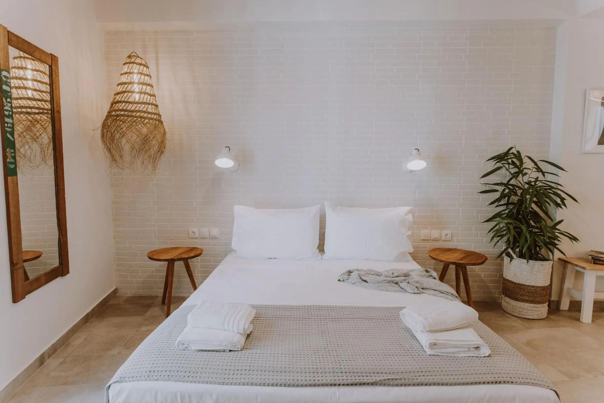 Bed in ERIEL Boutique Apartments