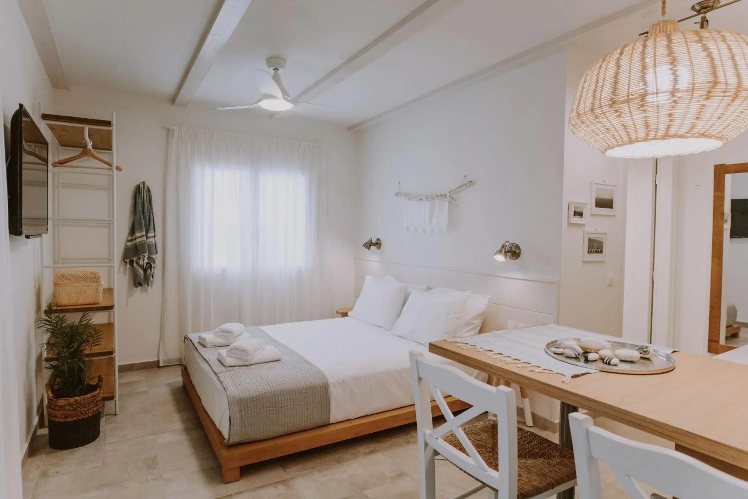 Bed in ERIEL Boutique Apartments