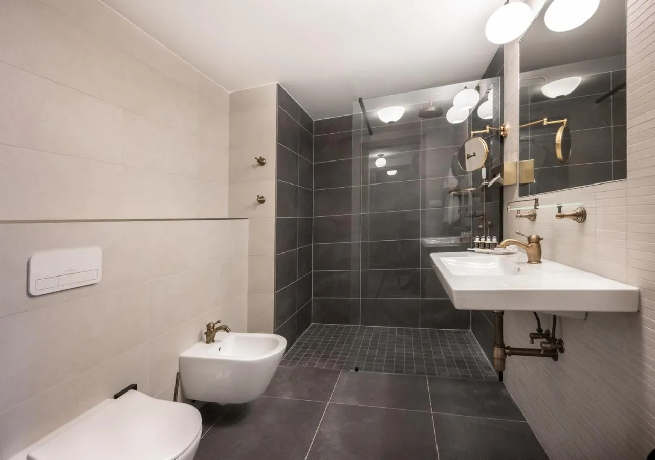 Shower in EFI SPA Hotel Superior & Pivovar