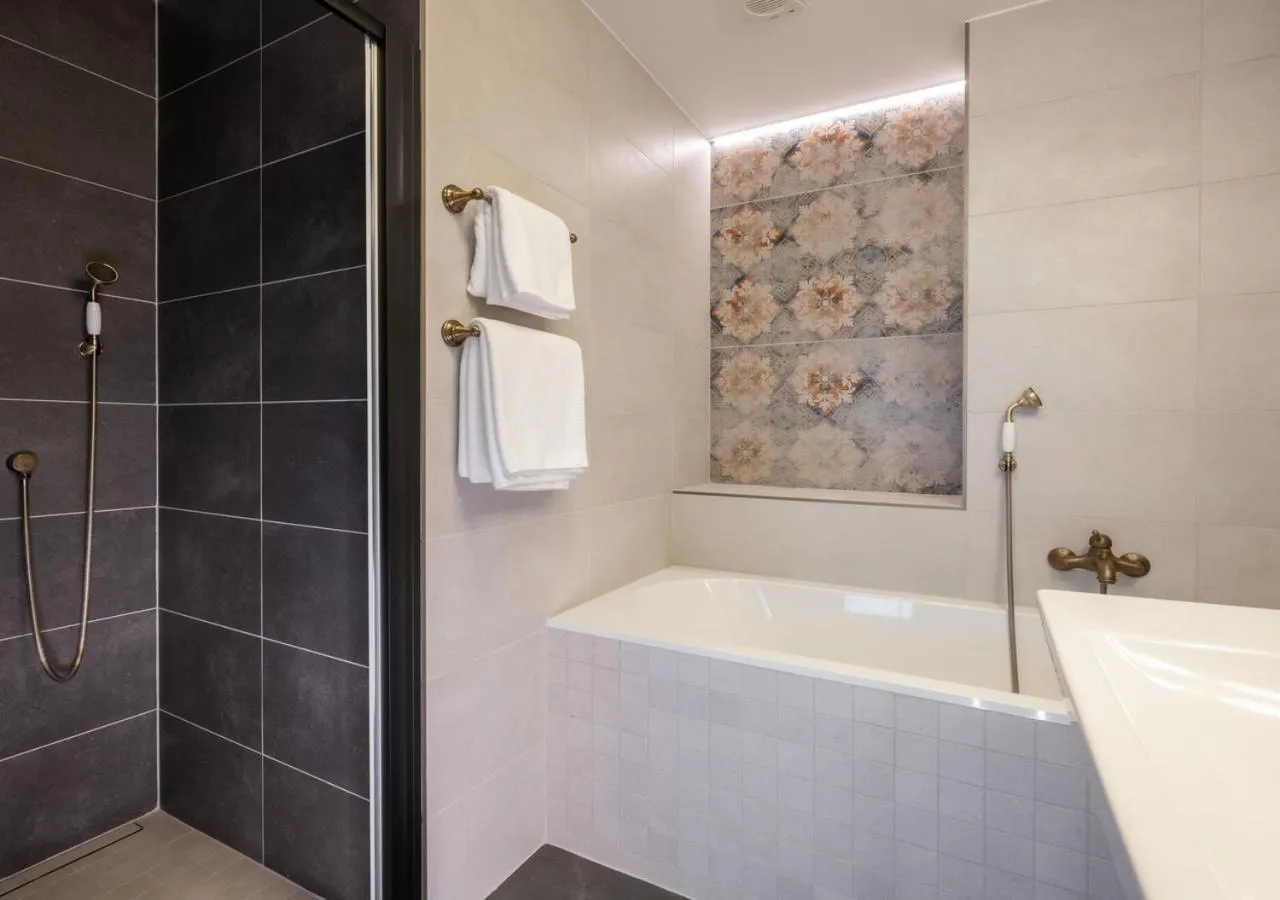 Shower in EFI SPA Hotel Superior & Pivovar