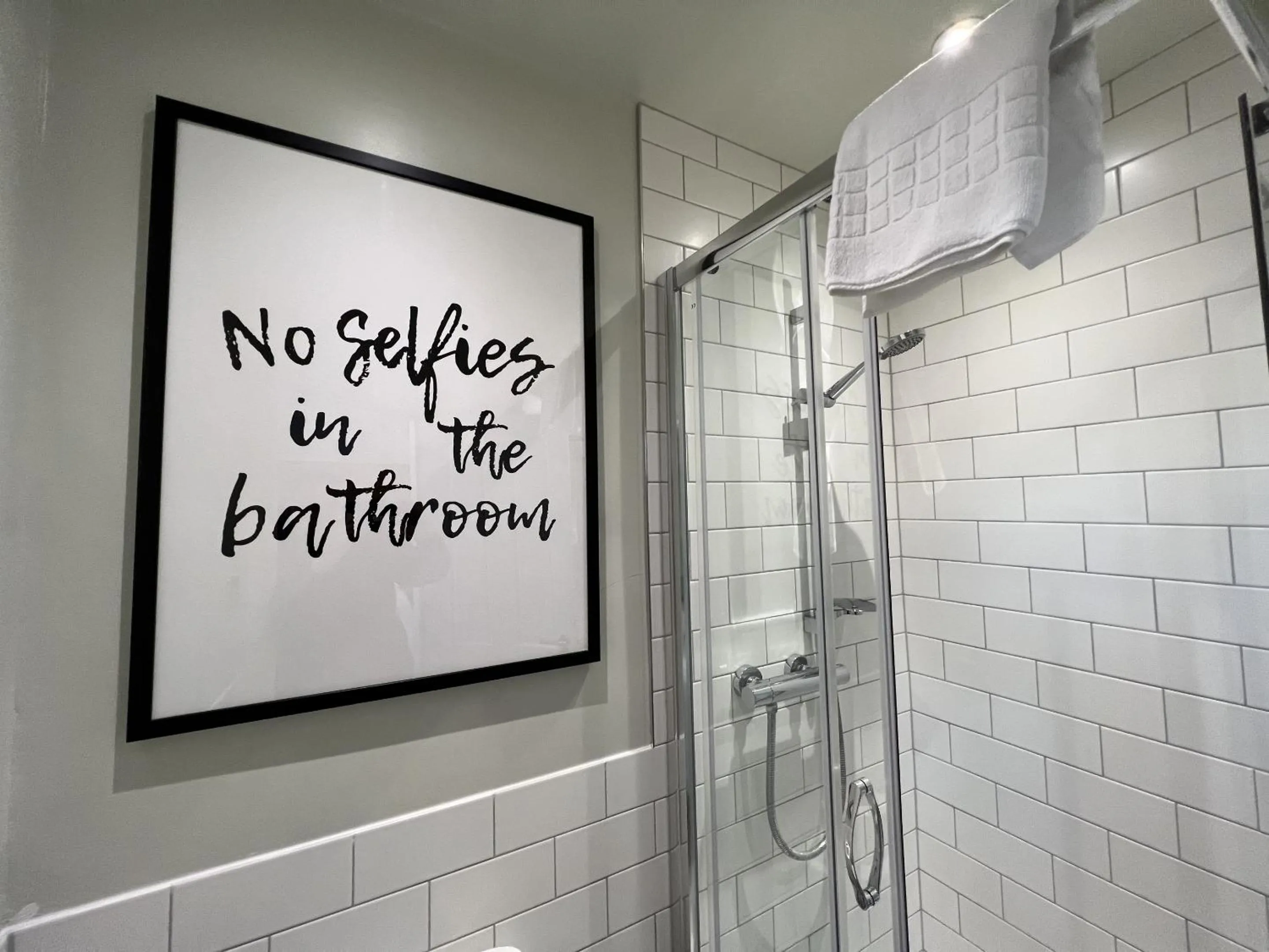 Bathroom in The Crown Inn at Benson