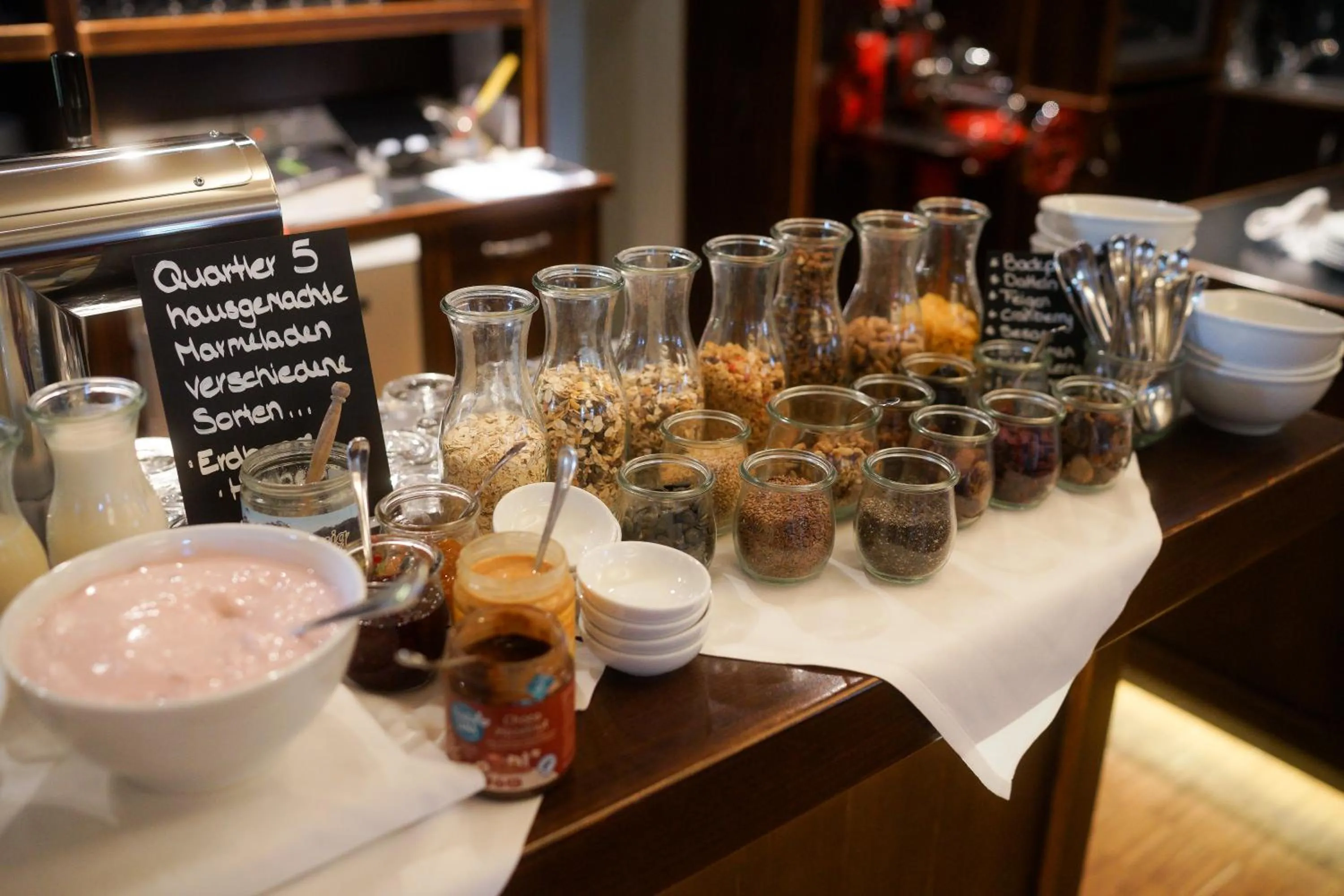 Breakfast in QUARTIER 5 Hotel & Restaurant, Sächsische Schweiz