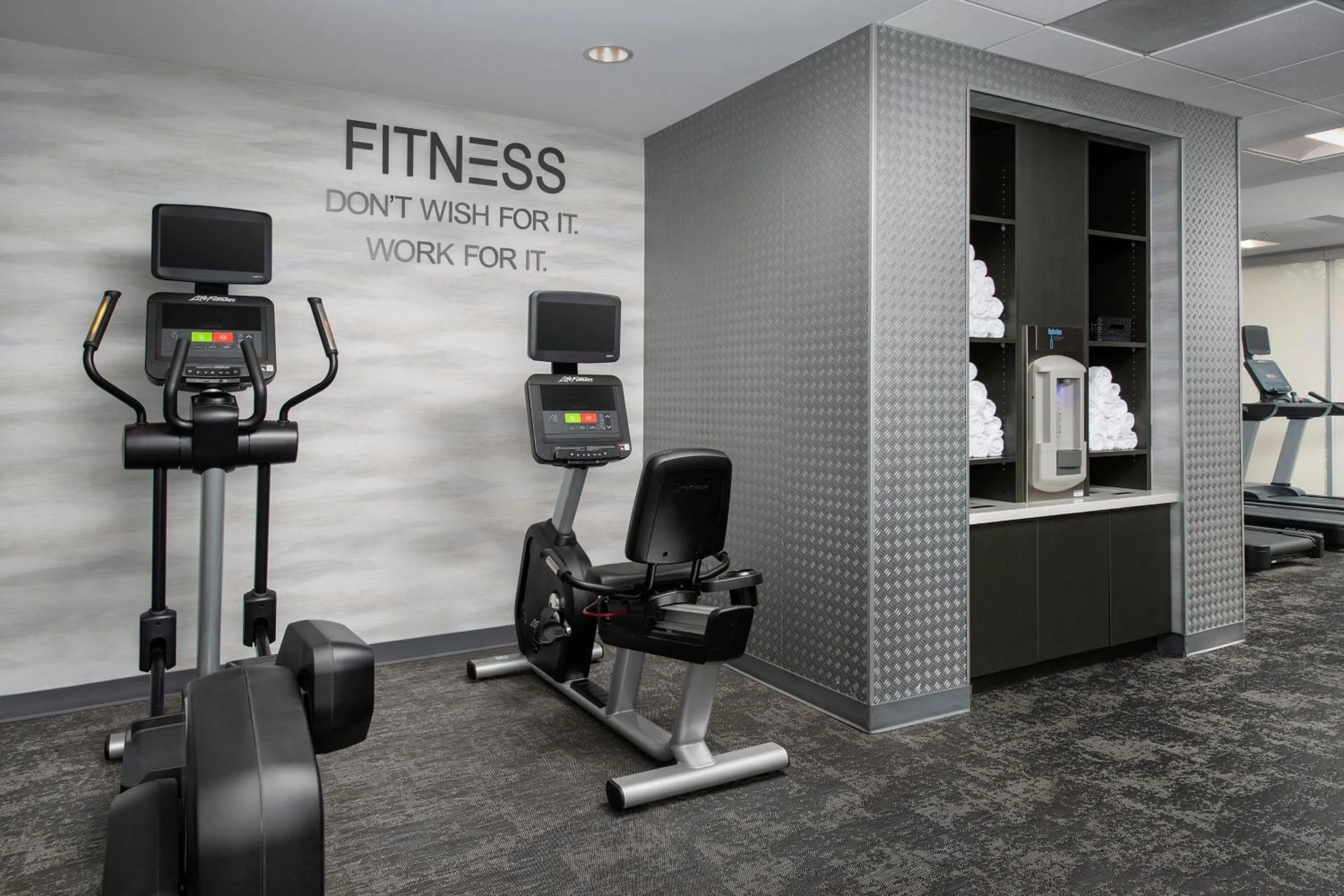 Fitness centre/facilities in Fairfield by Marriott Inn & Suites Aberdeen