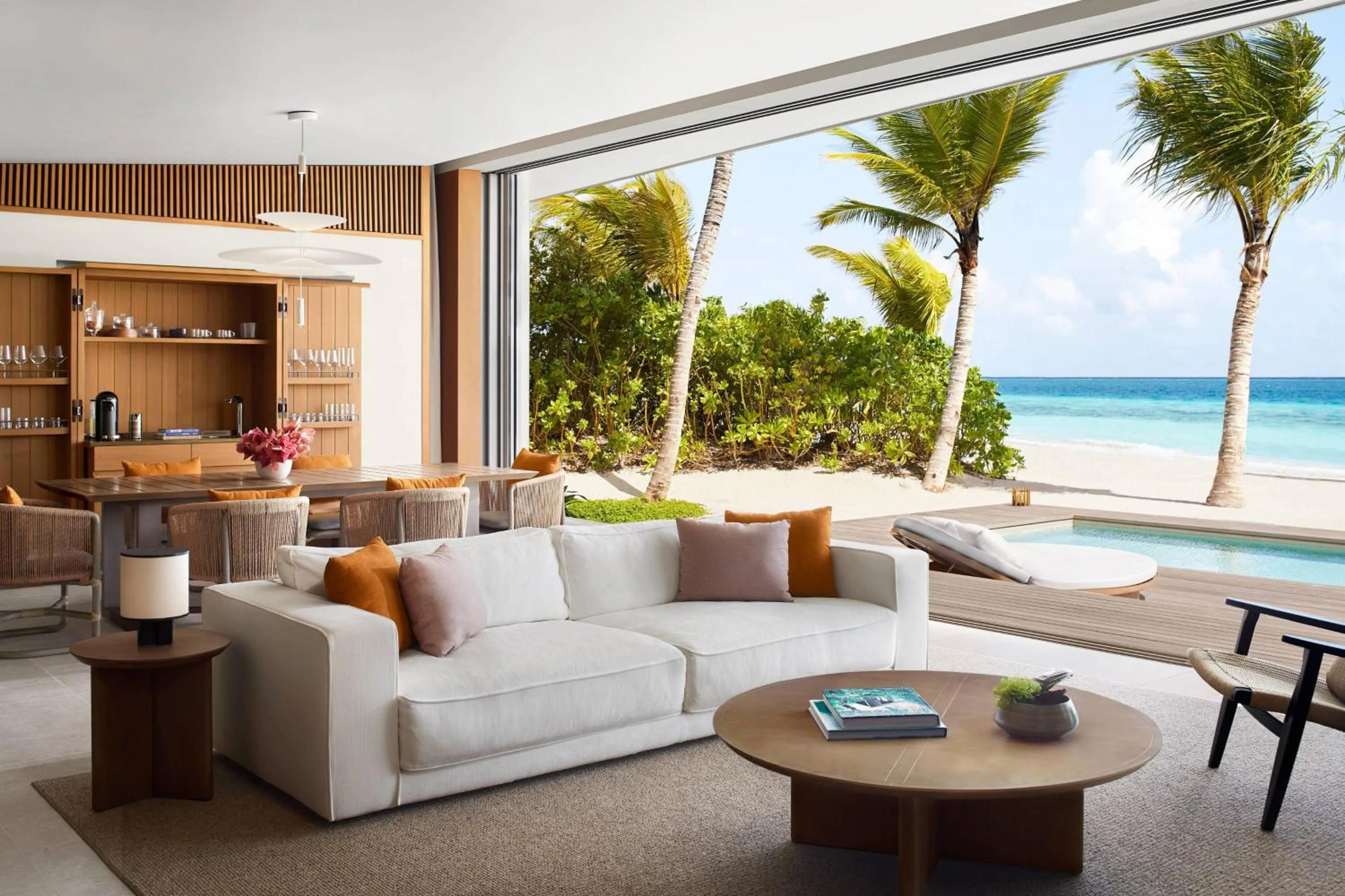 Swimming pool in The Ritz-Carlton Maldives, Fari Islands