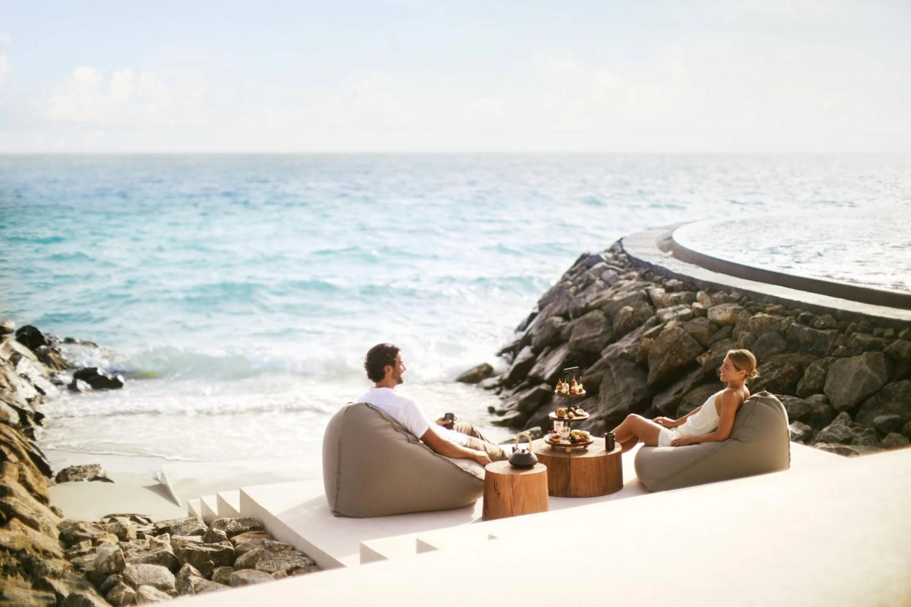 Lounge or bar in The Ritz-Carlton Maldives, Fari Islands