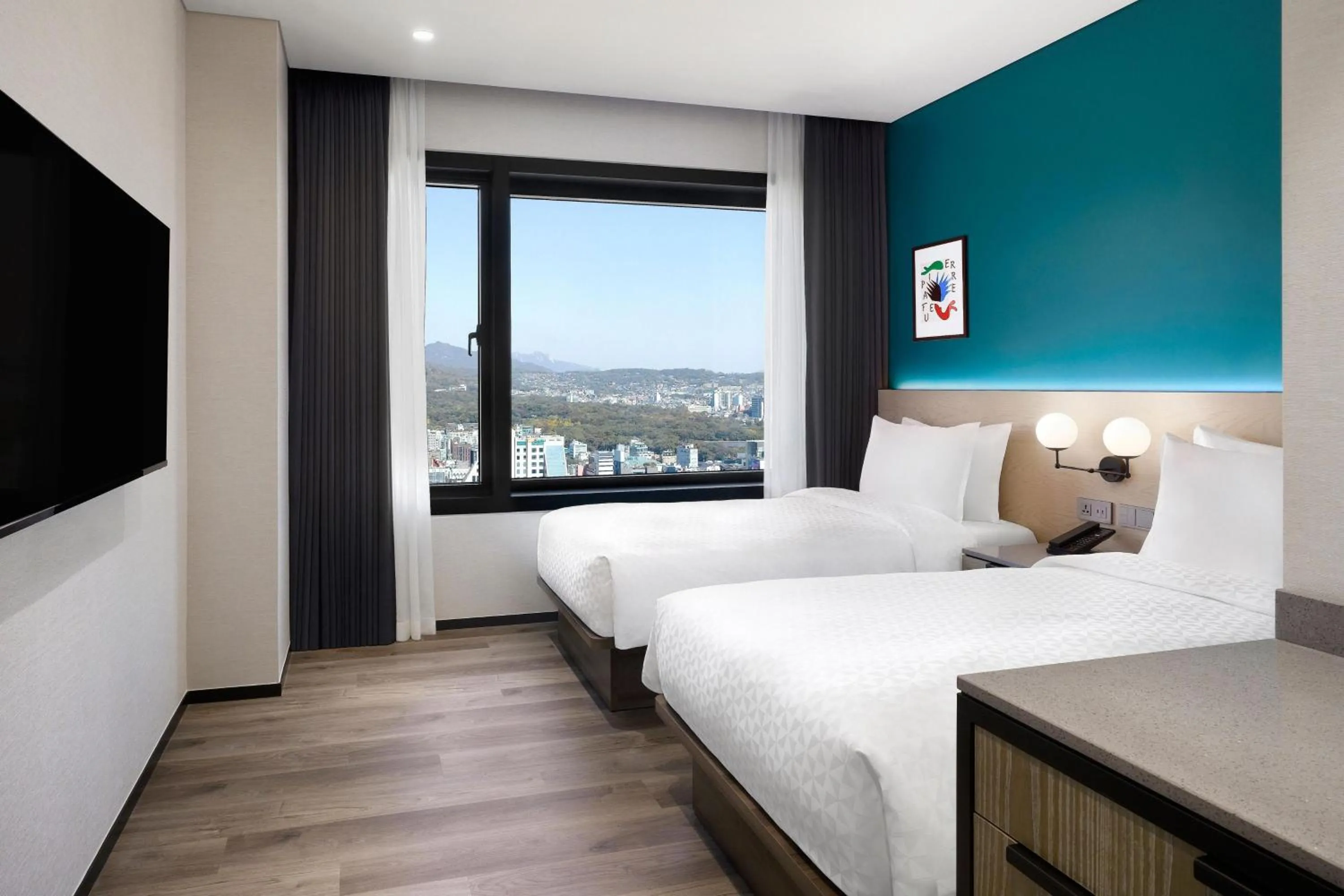 Photo of the whole room, Bed in Four Points by Sheraton Josun, Seoul Myeongdong