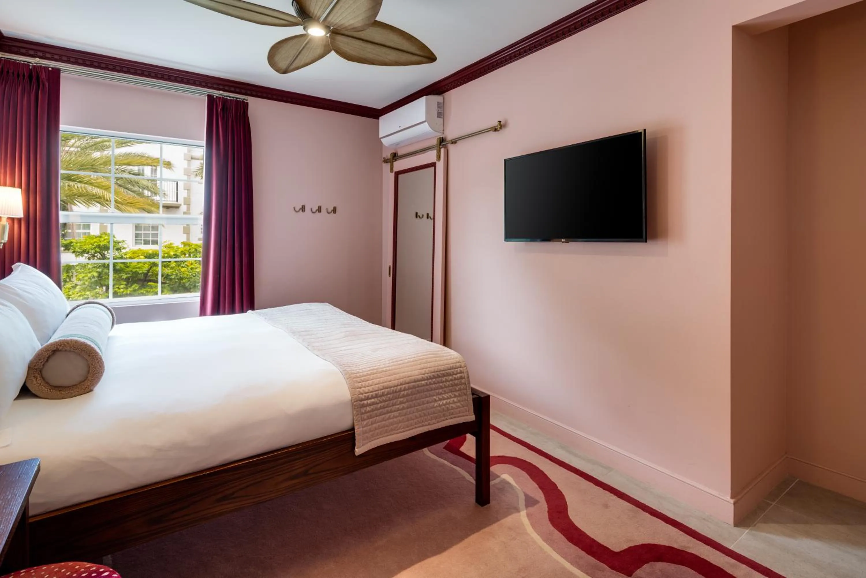 View (from property/room), Bed in Esme Miami Beach