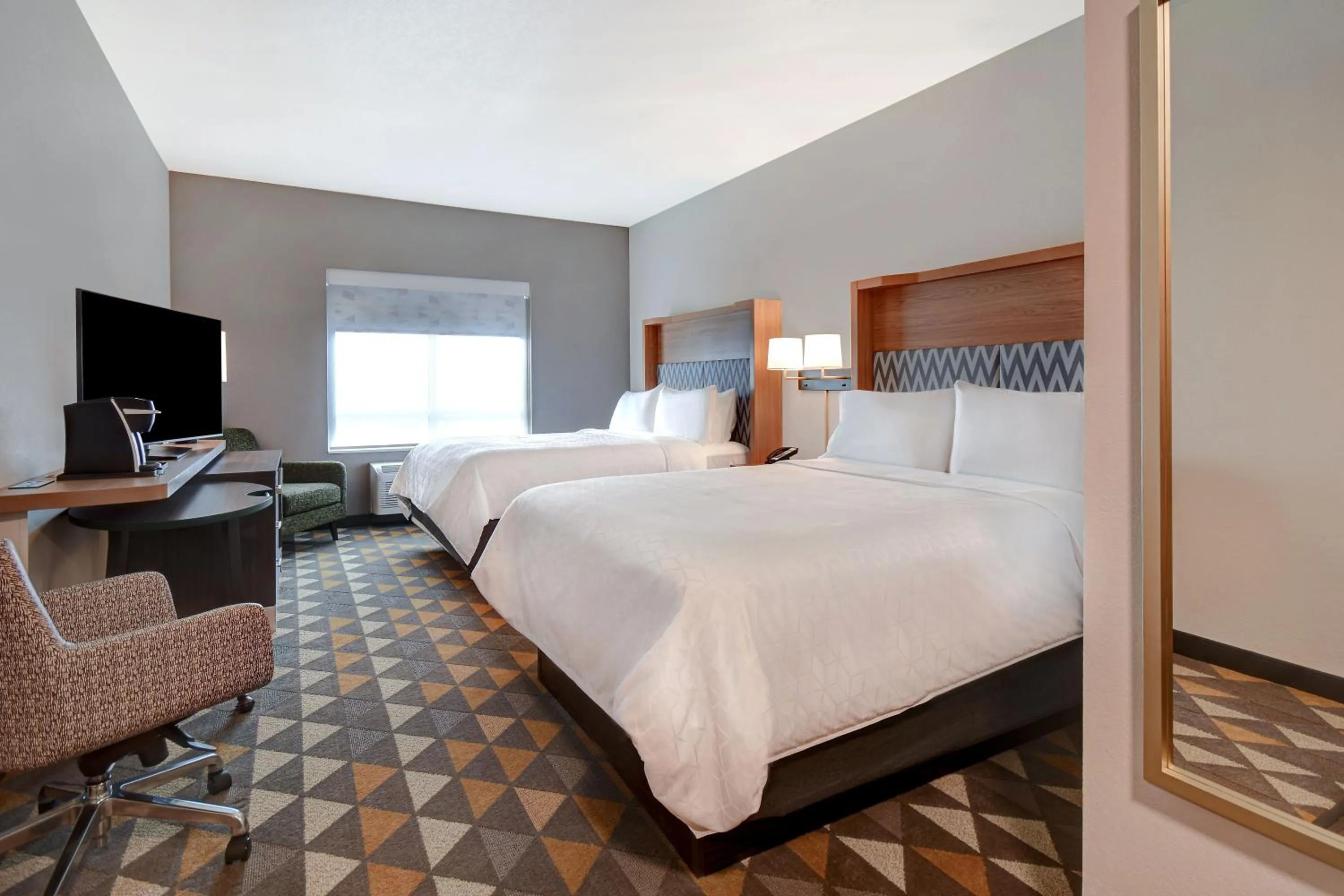Photo of the whole room, Bed in Holiday Inn - Erie by IHG
