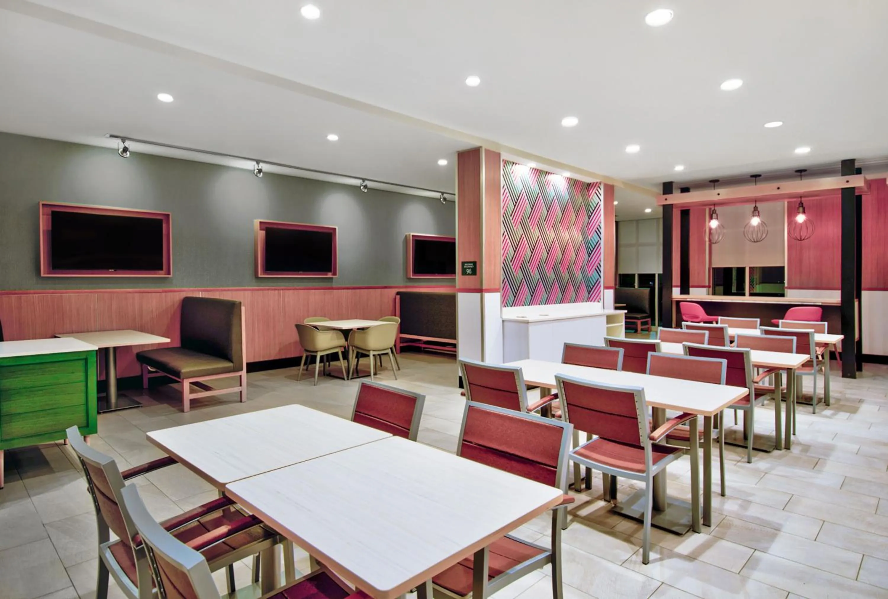 Restaurant/places to eat in Holiday Inn - Erie by IHG