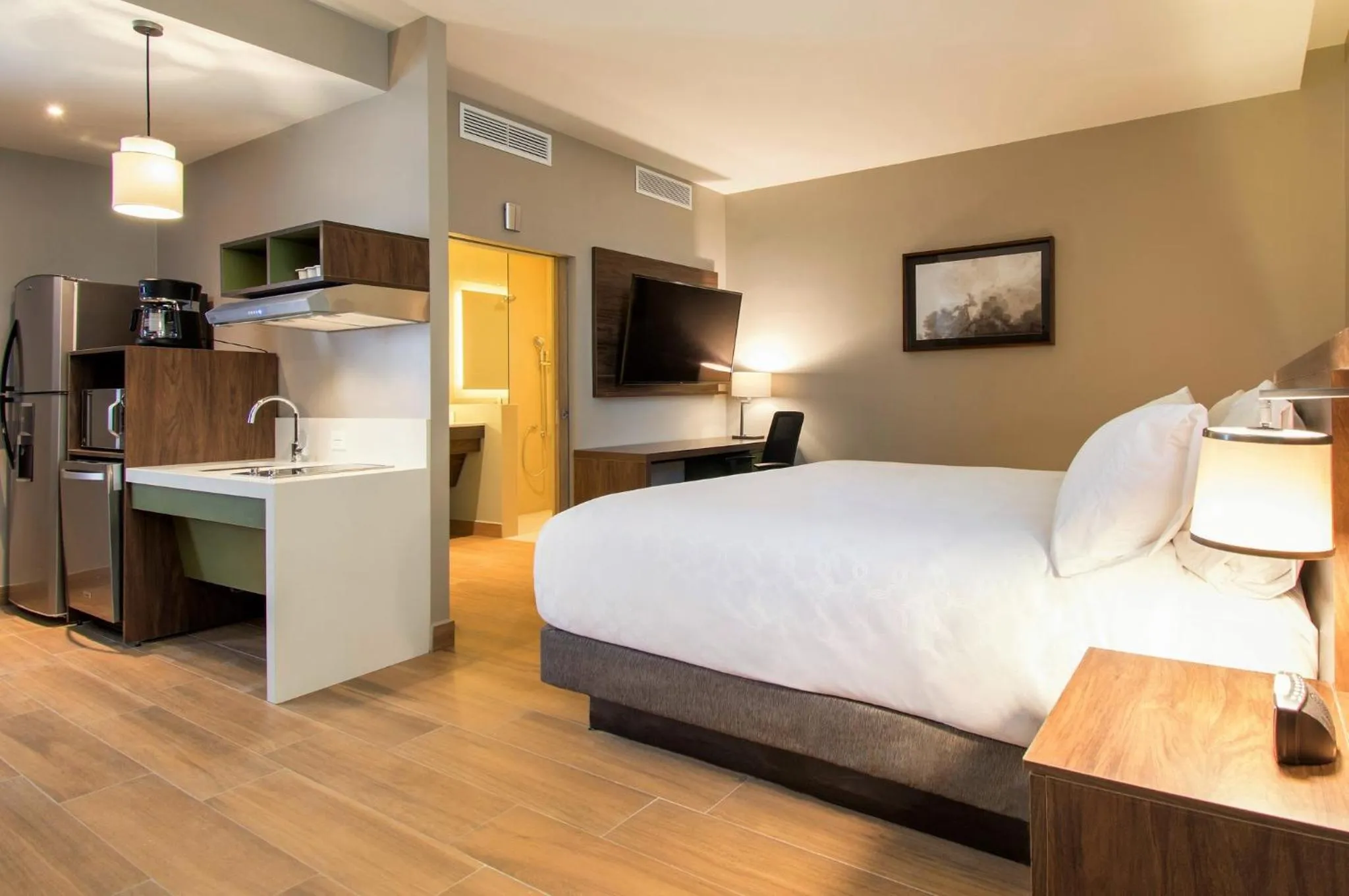 Photo of the whole room, Bed in Staybridge Suites - Guadalajara Novena by IHG