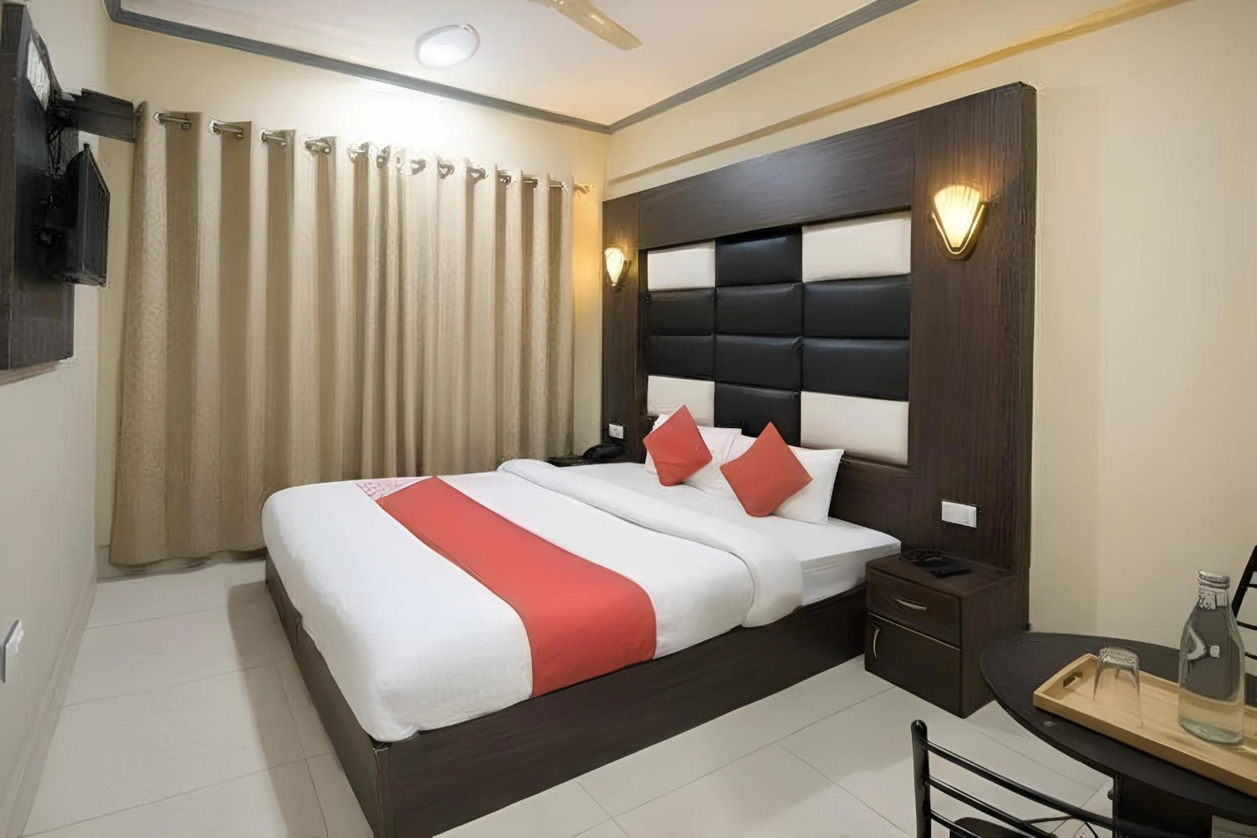 Bed in Hotel Samar