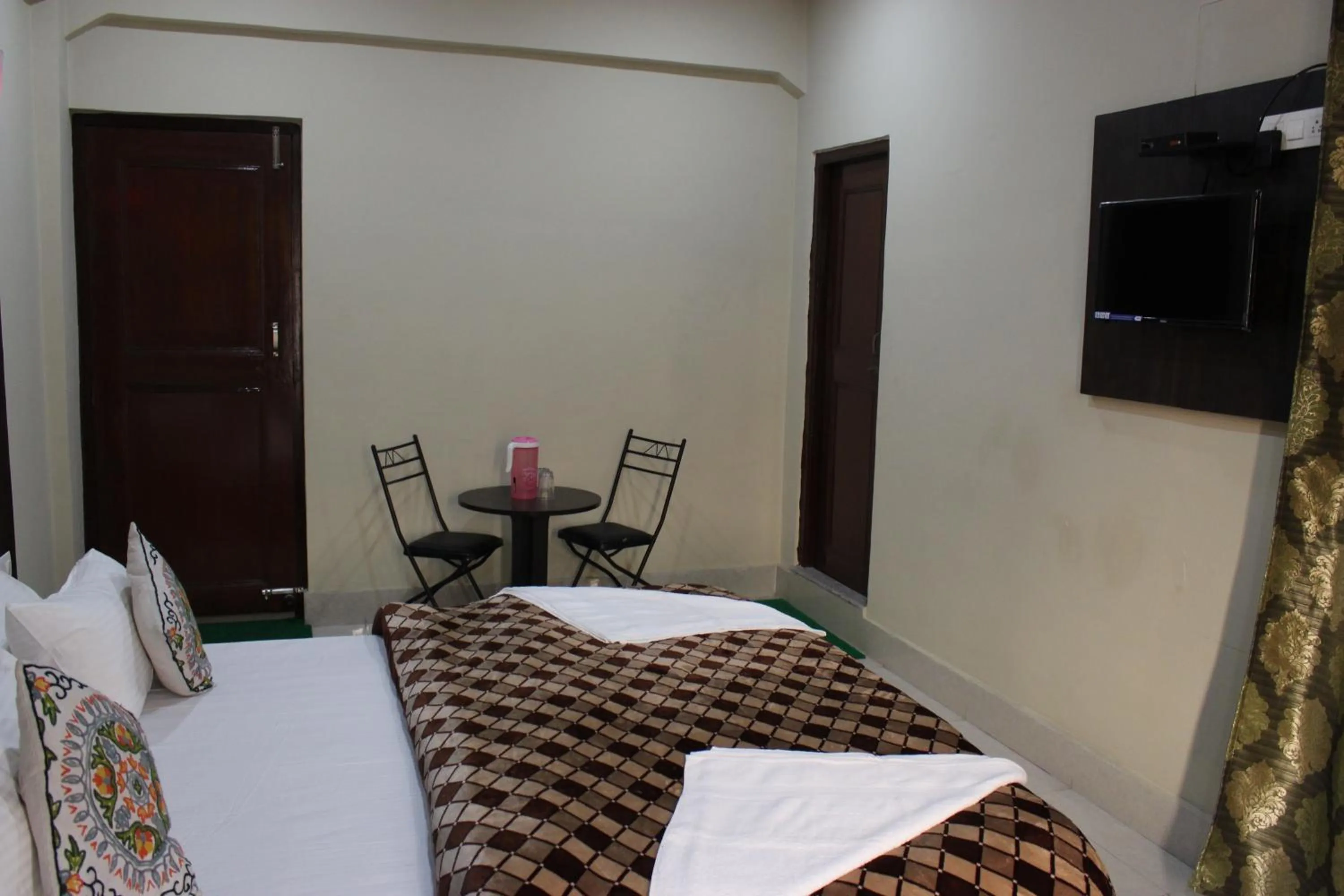Bedroom, Bed in Hotel Samar