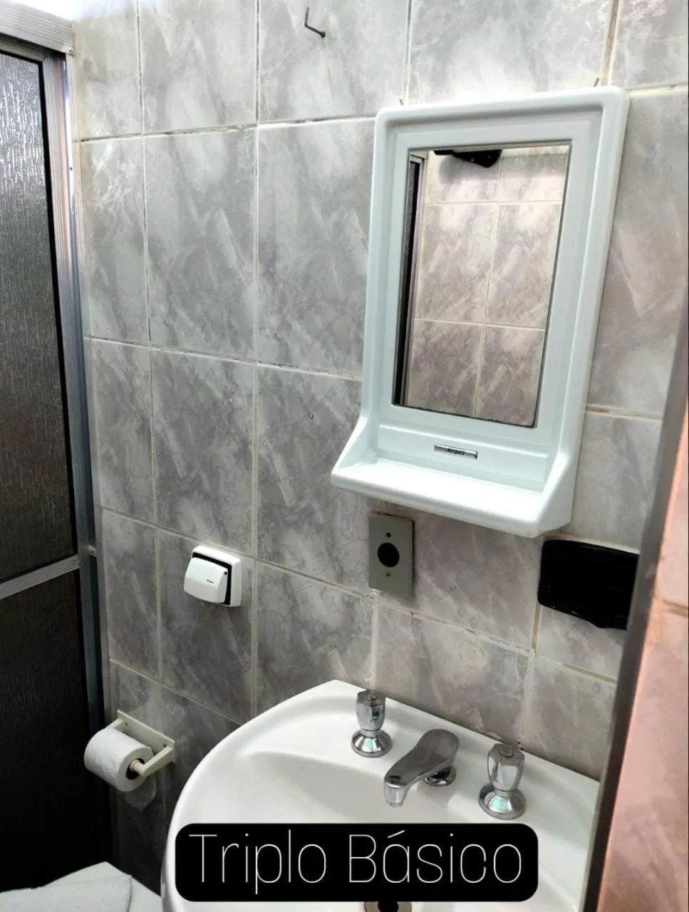 Bathroom in ANC BOSQUE - 4min do Parque Capivari