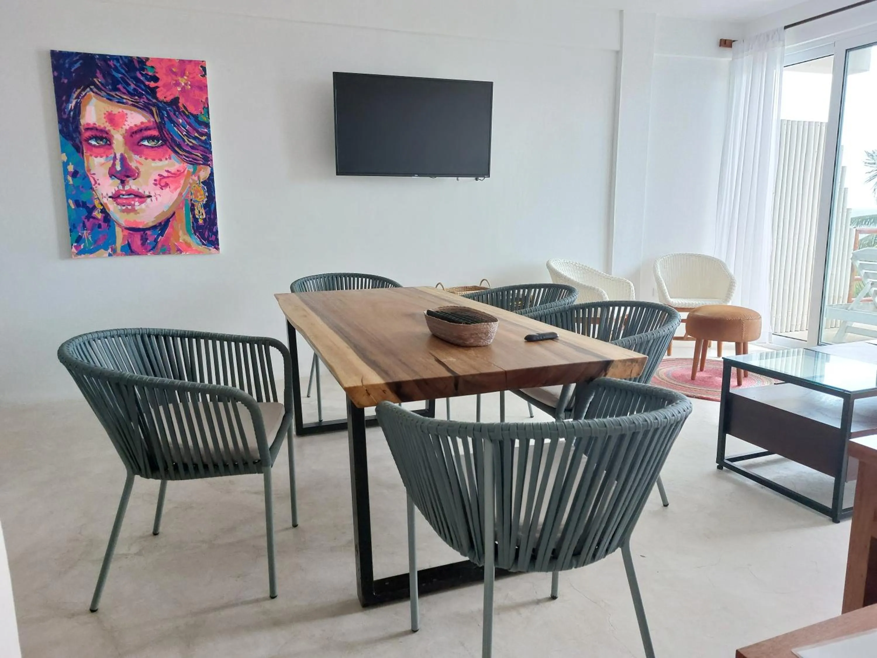 Dining area in Noah Beach Hotel & Suites