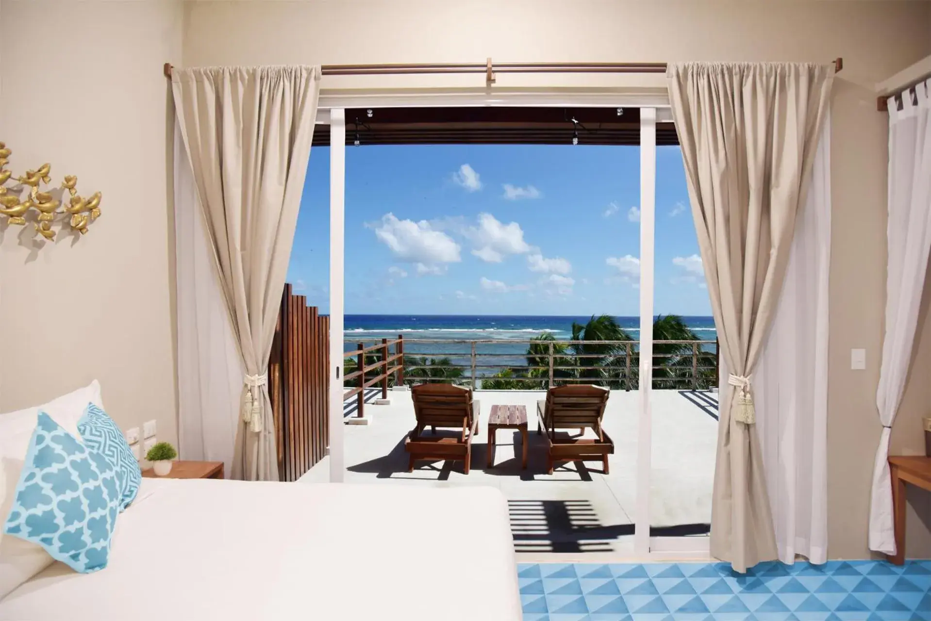 King Suite in Noah Beach Hotel & Suites King Suite in Noah Beach Hotel & Suites