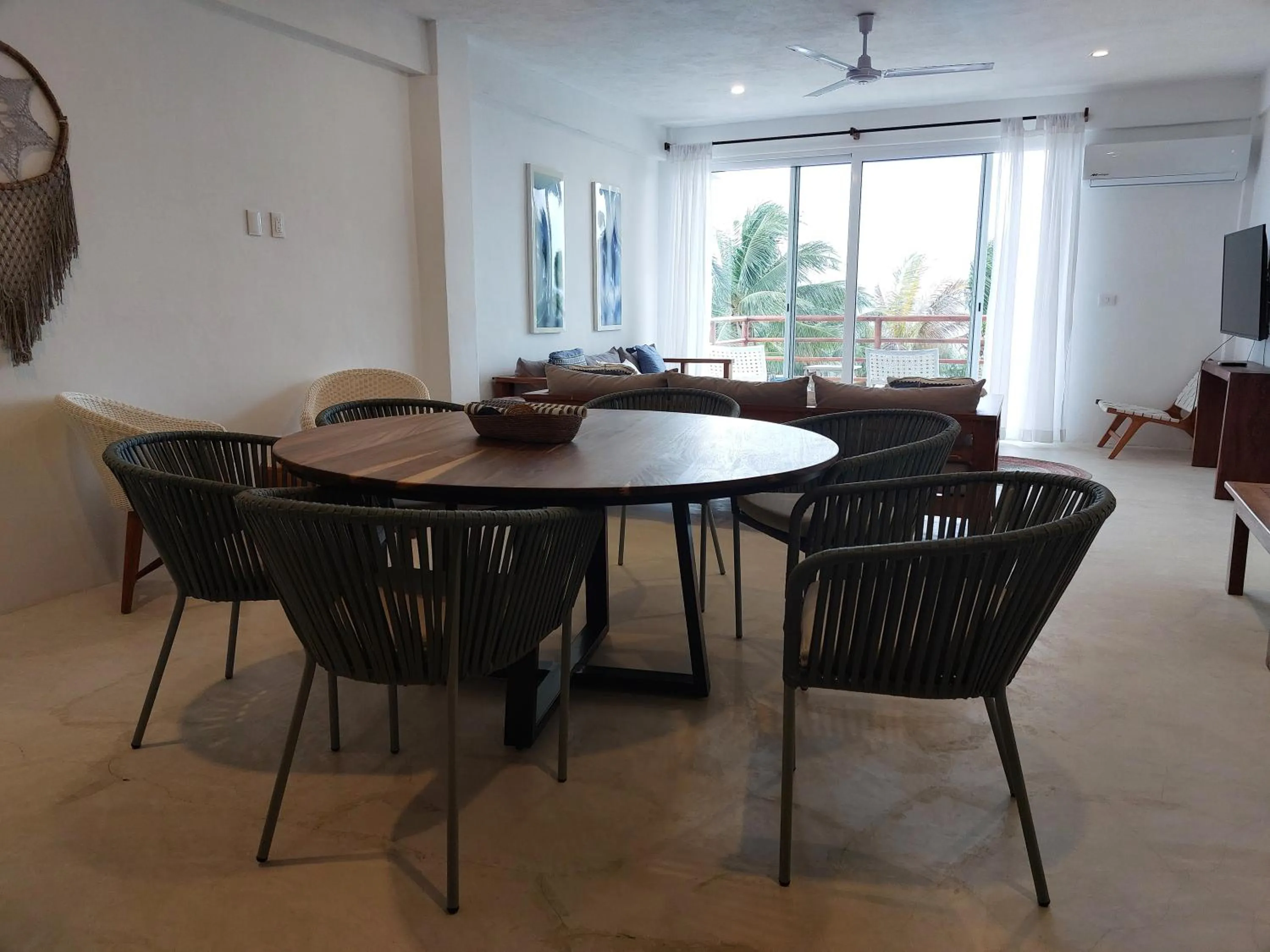Dining area in Noah Beach Hotel & Suites