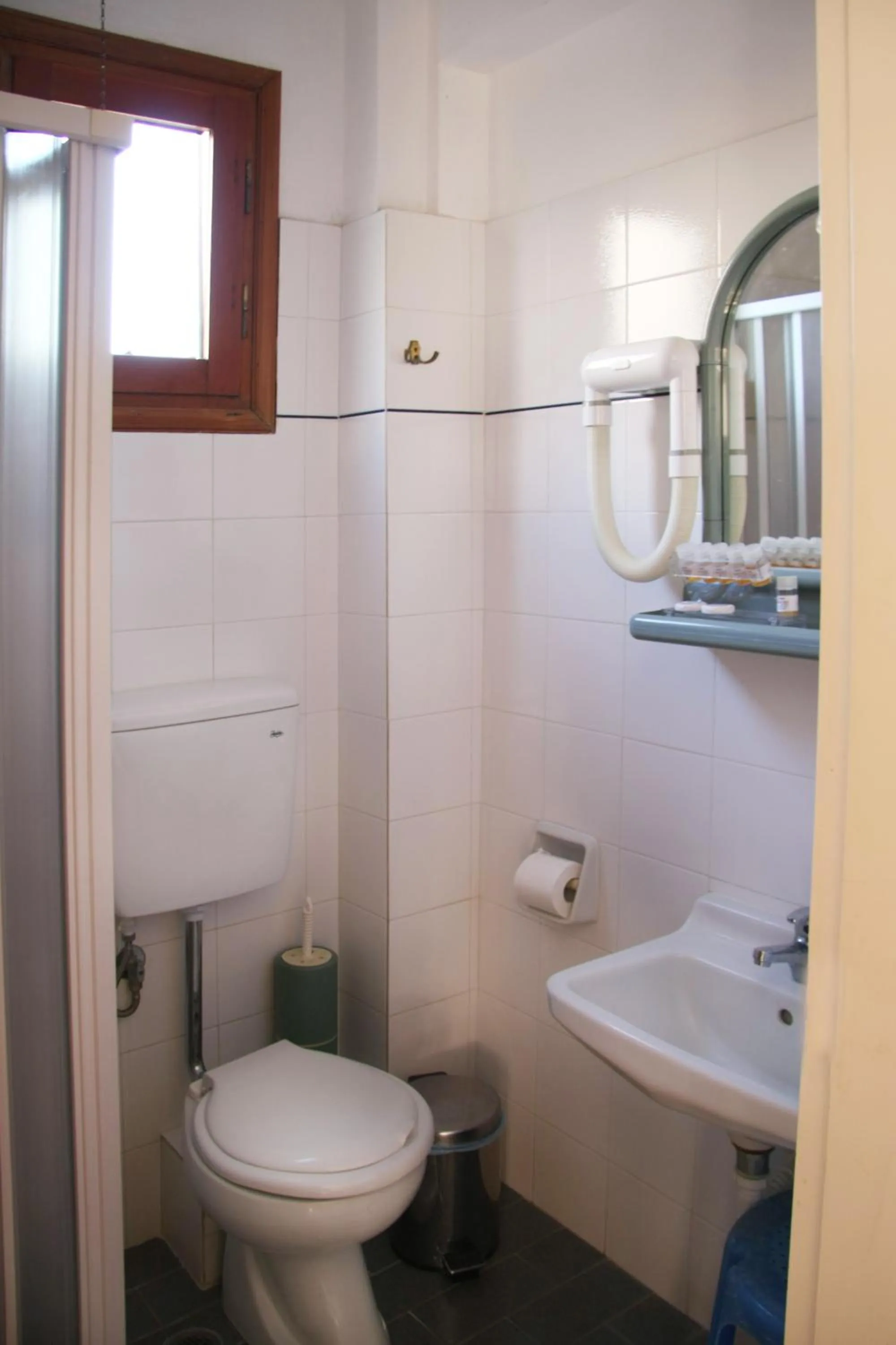 Bathroom in Κastro Ηotel