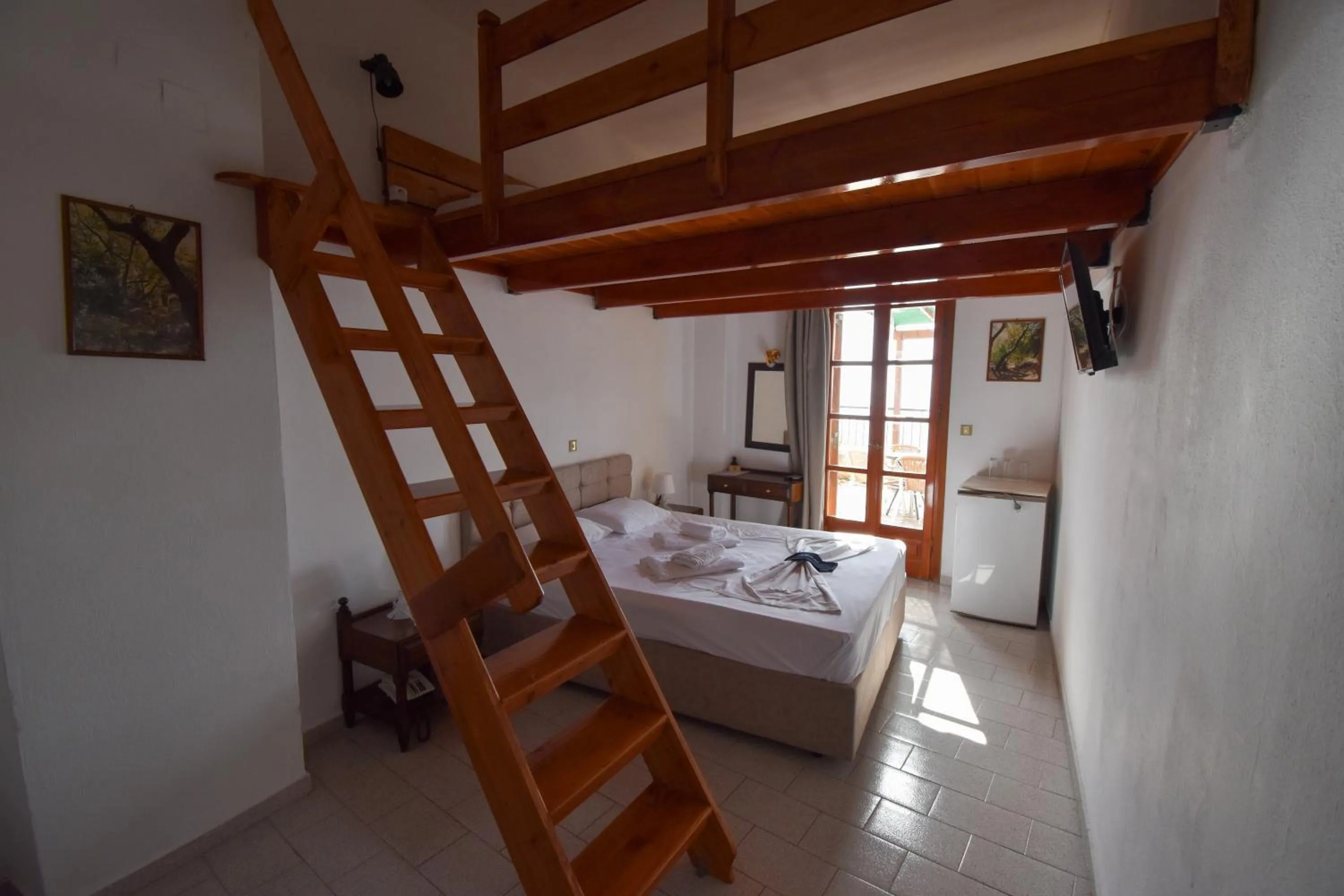 Bed in Κastro Ηotel