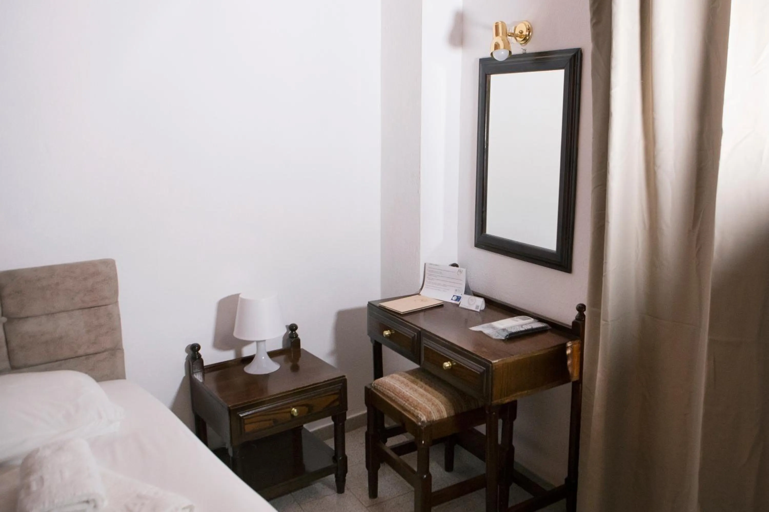 hair dresser, Bed in Κastro Ηotel