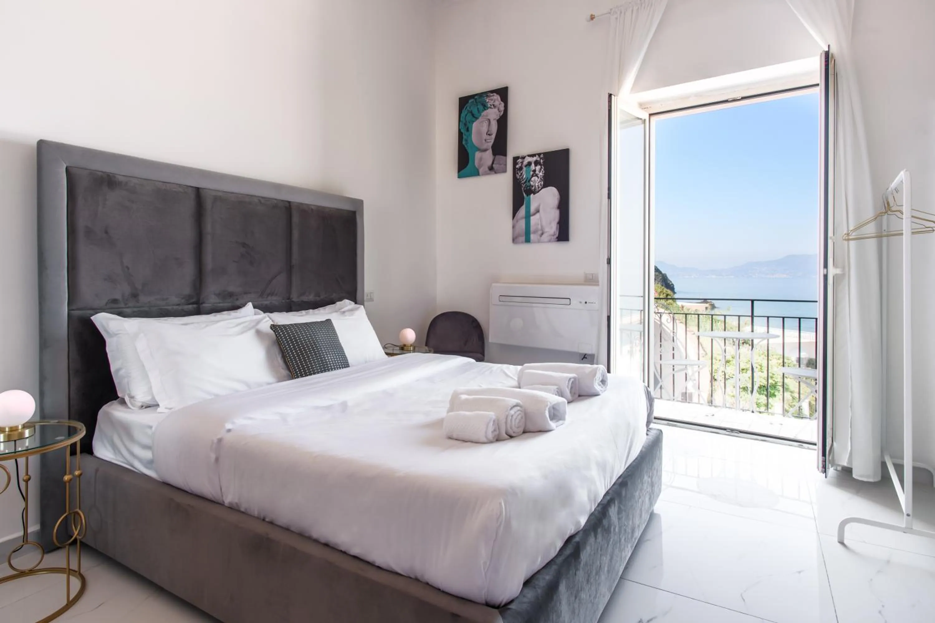 Bed in Naro Suites and Rooms